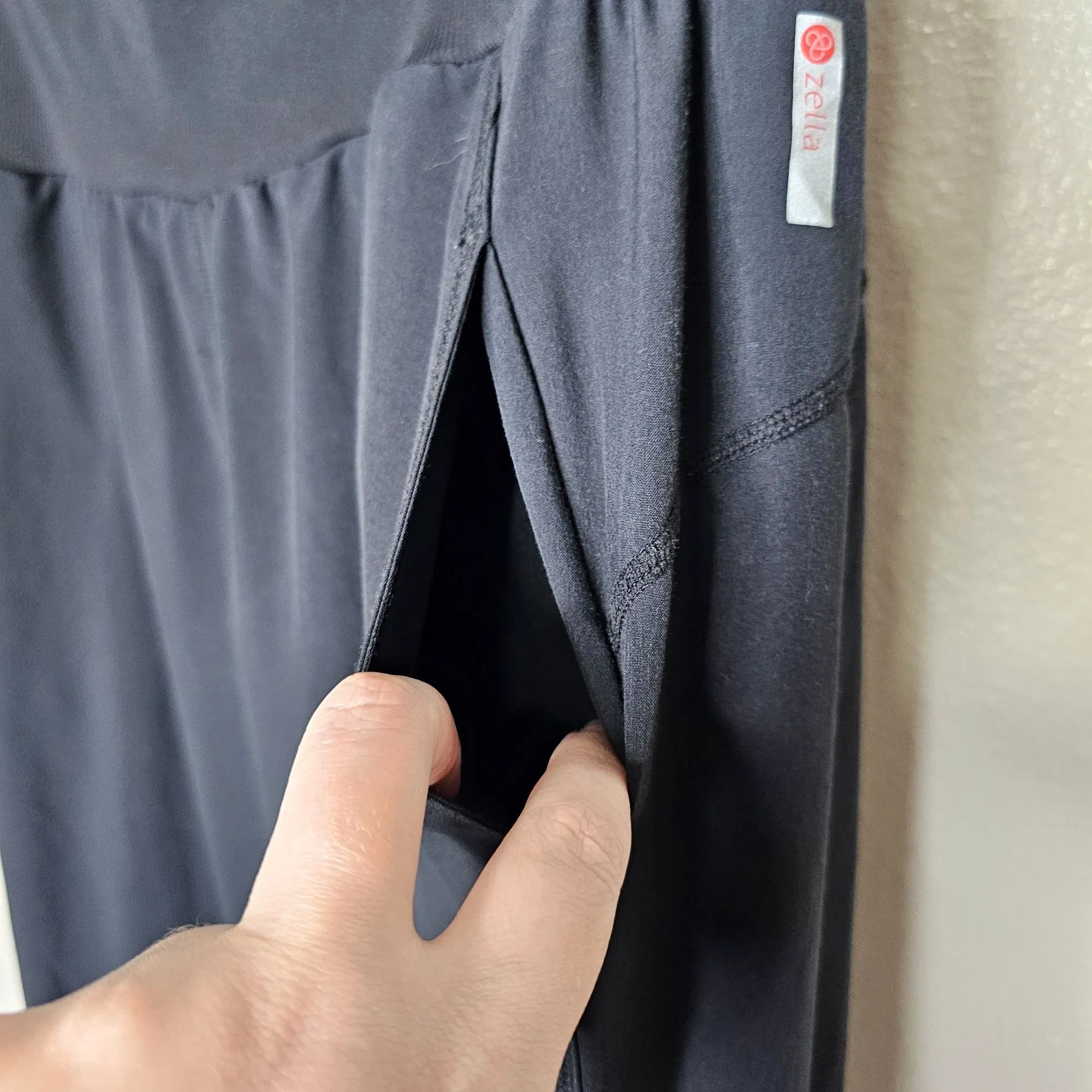 Listing Image Blurred Background