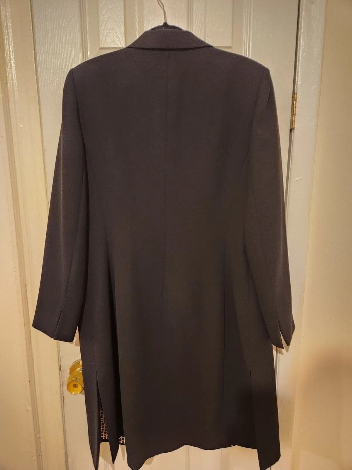 Listing Image Blurred Background