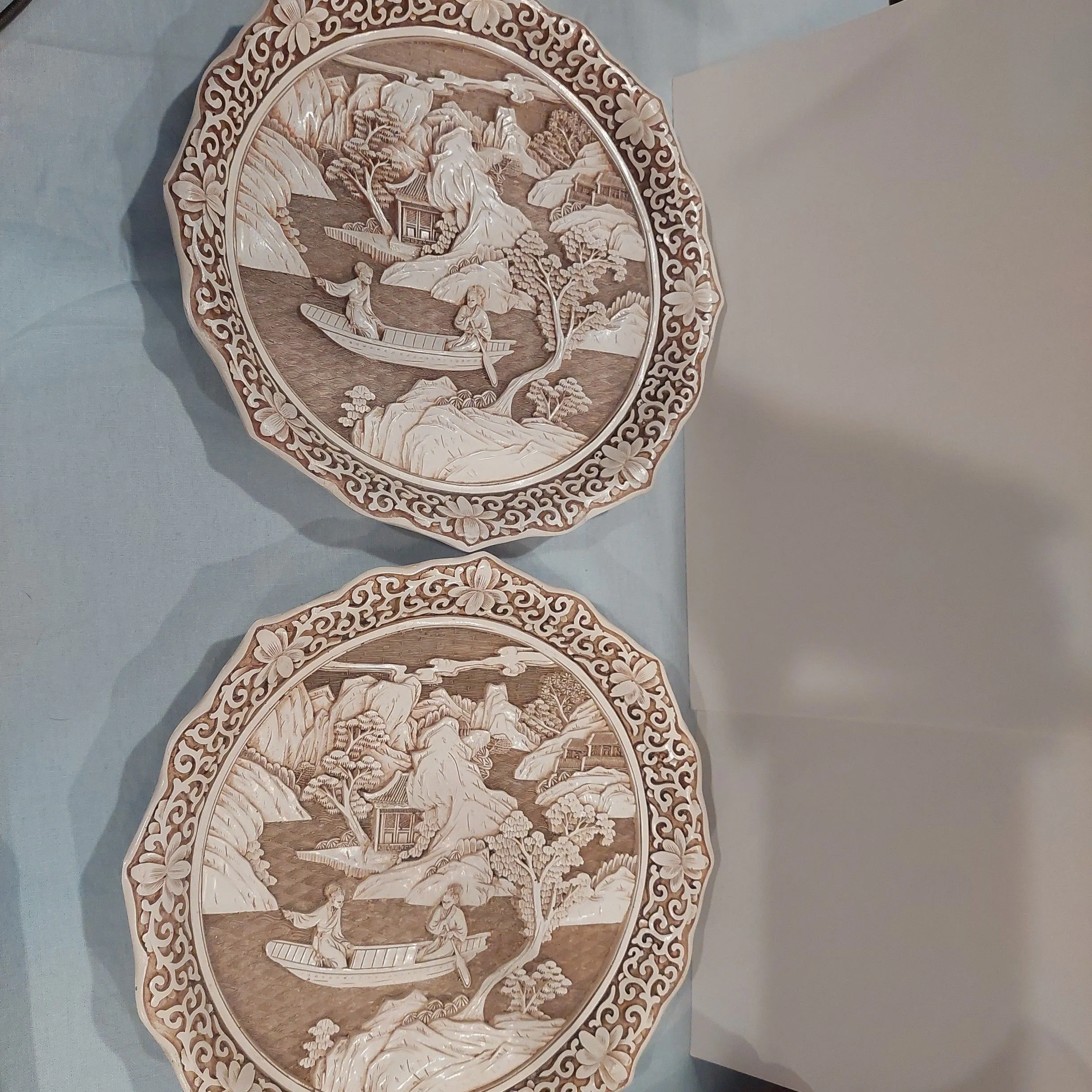 Product image for 1890/1 Ivory Dynasty 1982 Resin Plates 9 5/8" Wide