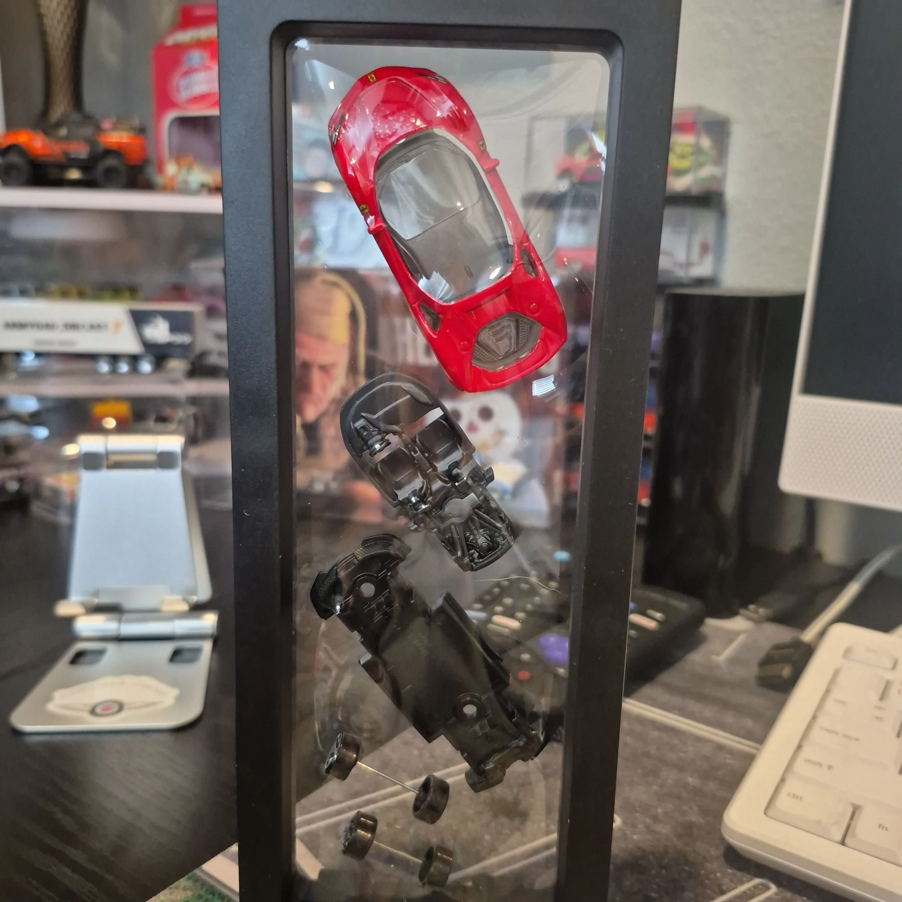 Product image for Hot Wheels Un Spun Ferrari In Display Case 