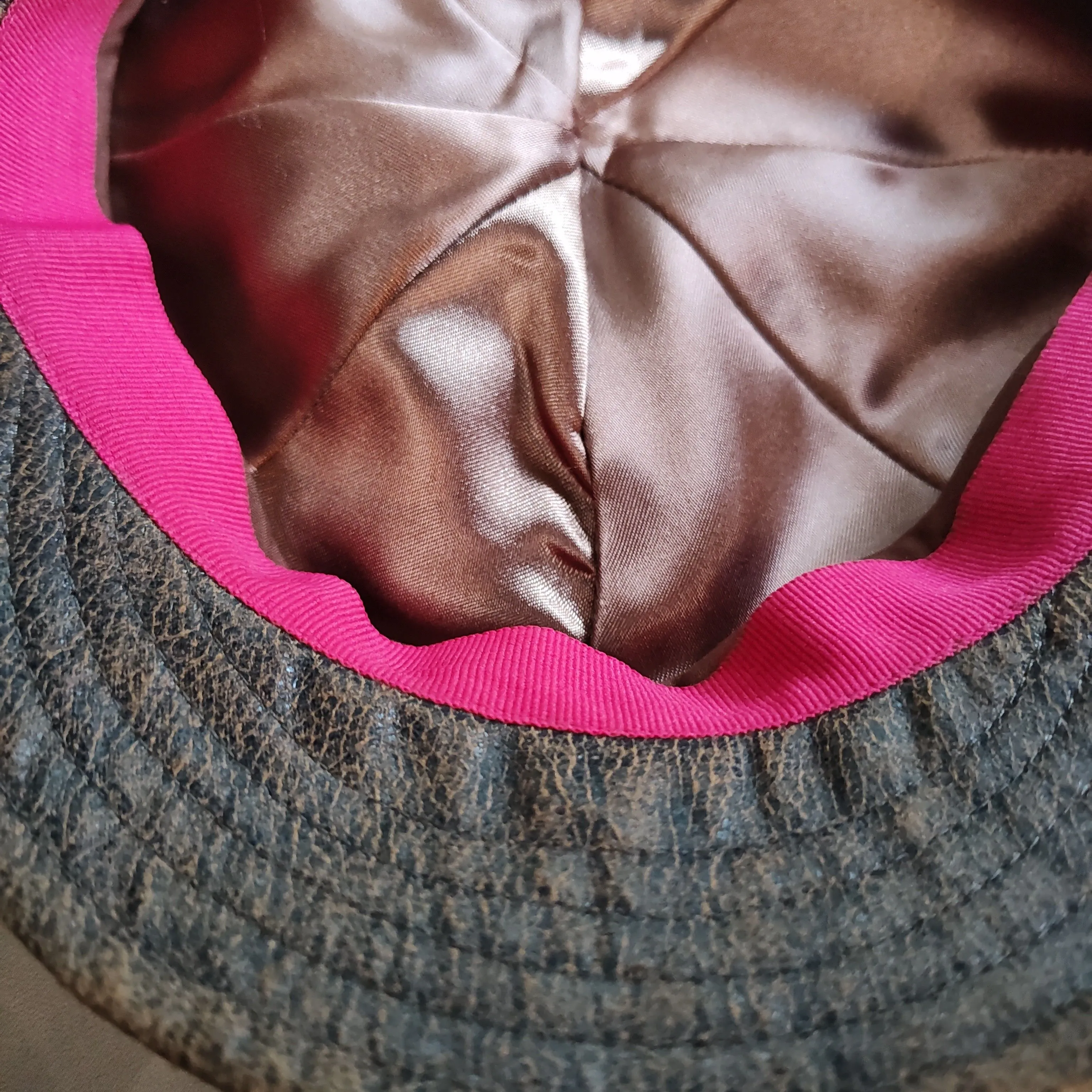 Listing Image Blurred Background