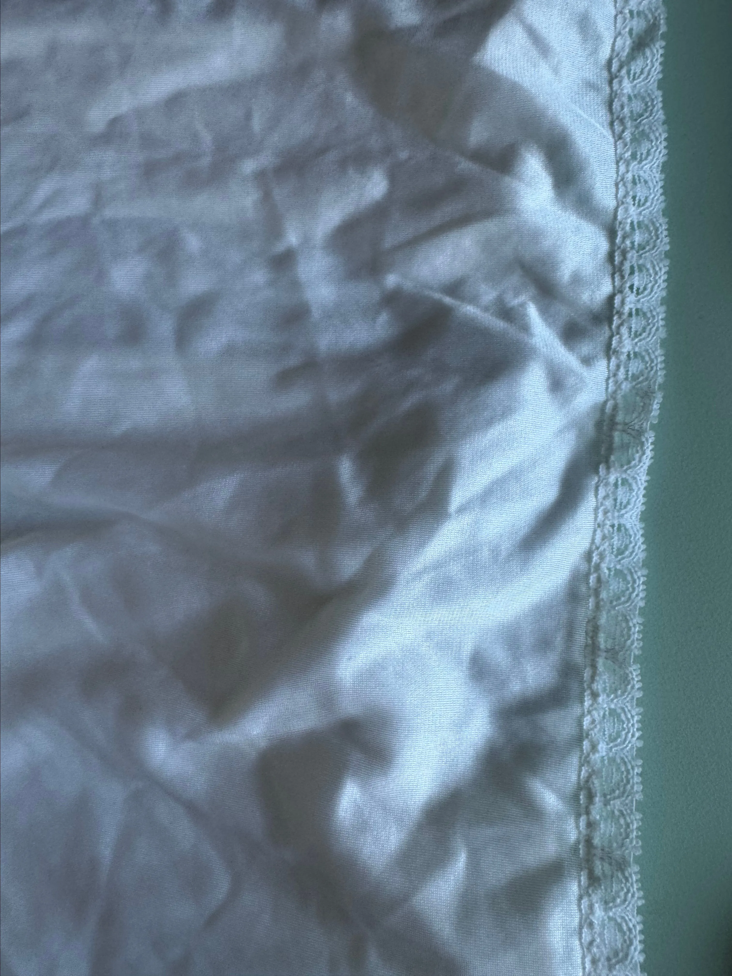 Listing Image Blurred Background