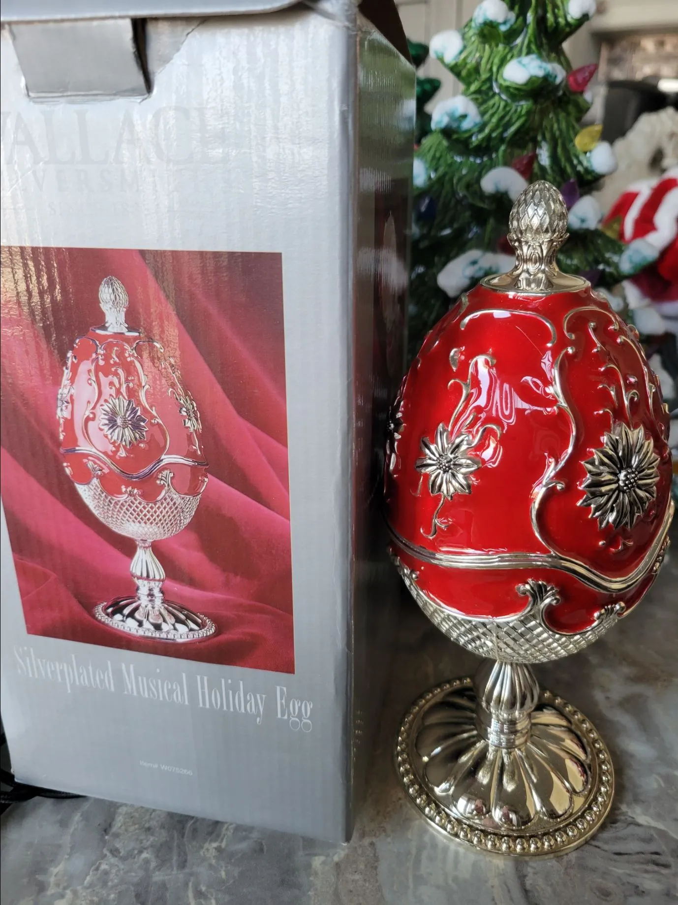 Product image for  Vintage Wallace Silversmiths Silverplated Holiday Egg