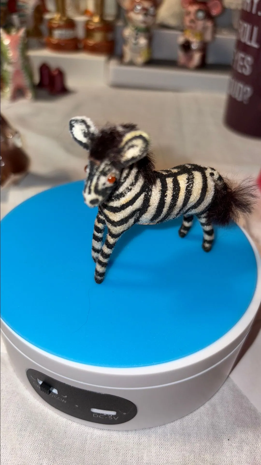 Product image for Vintage WAGNER KUNSTLERSCHUTZ Flocked ZEBRA Putz Label