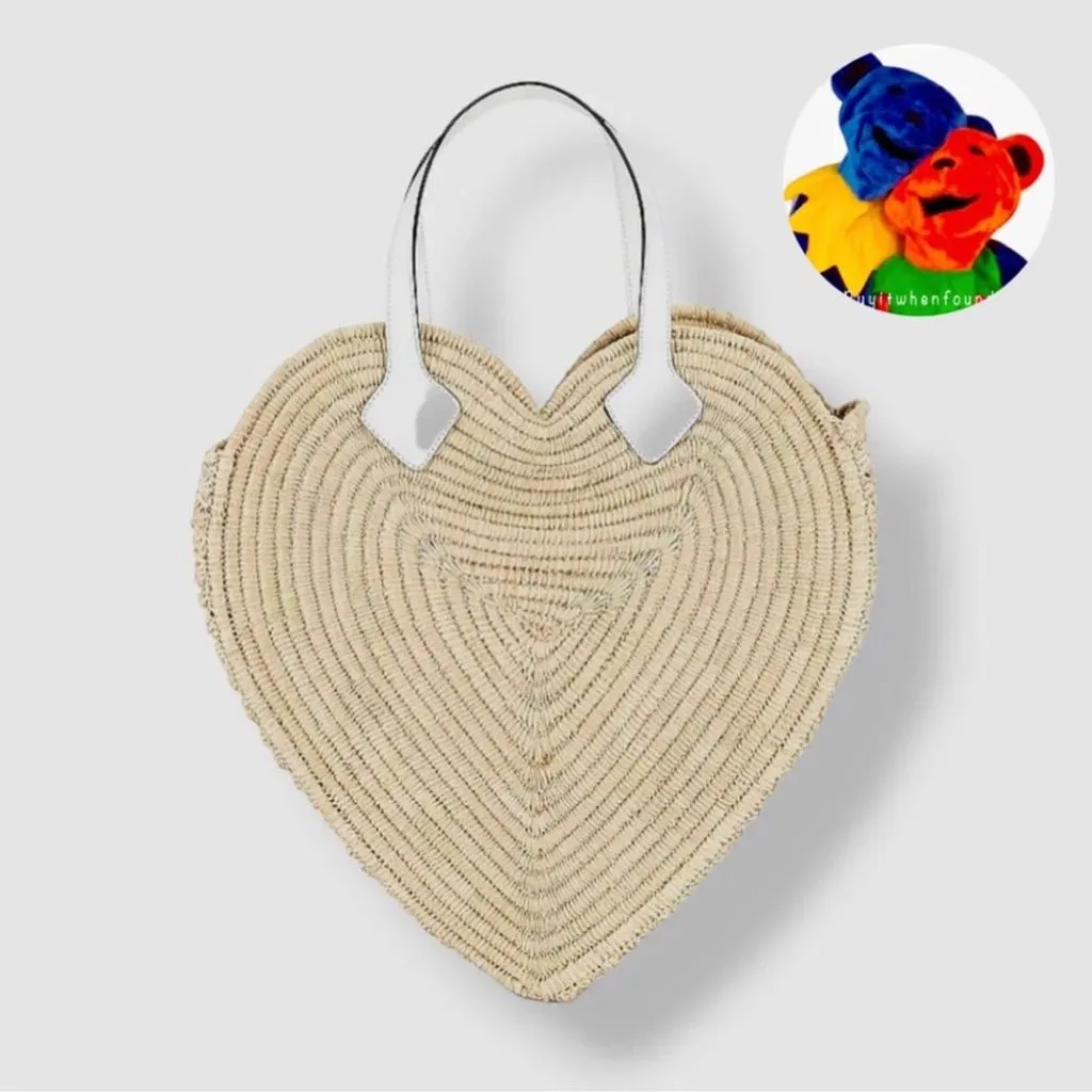 Product image for Heart-Shaped Tan Wicker & White Leather Woven Beach Farmers Market Bag