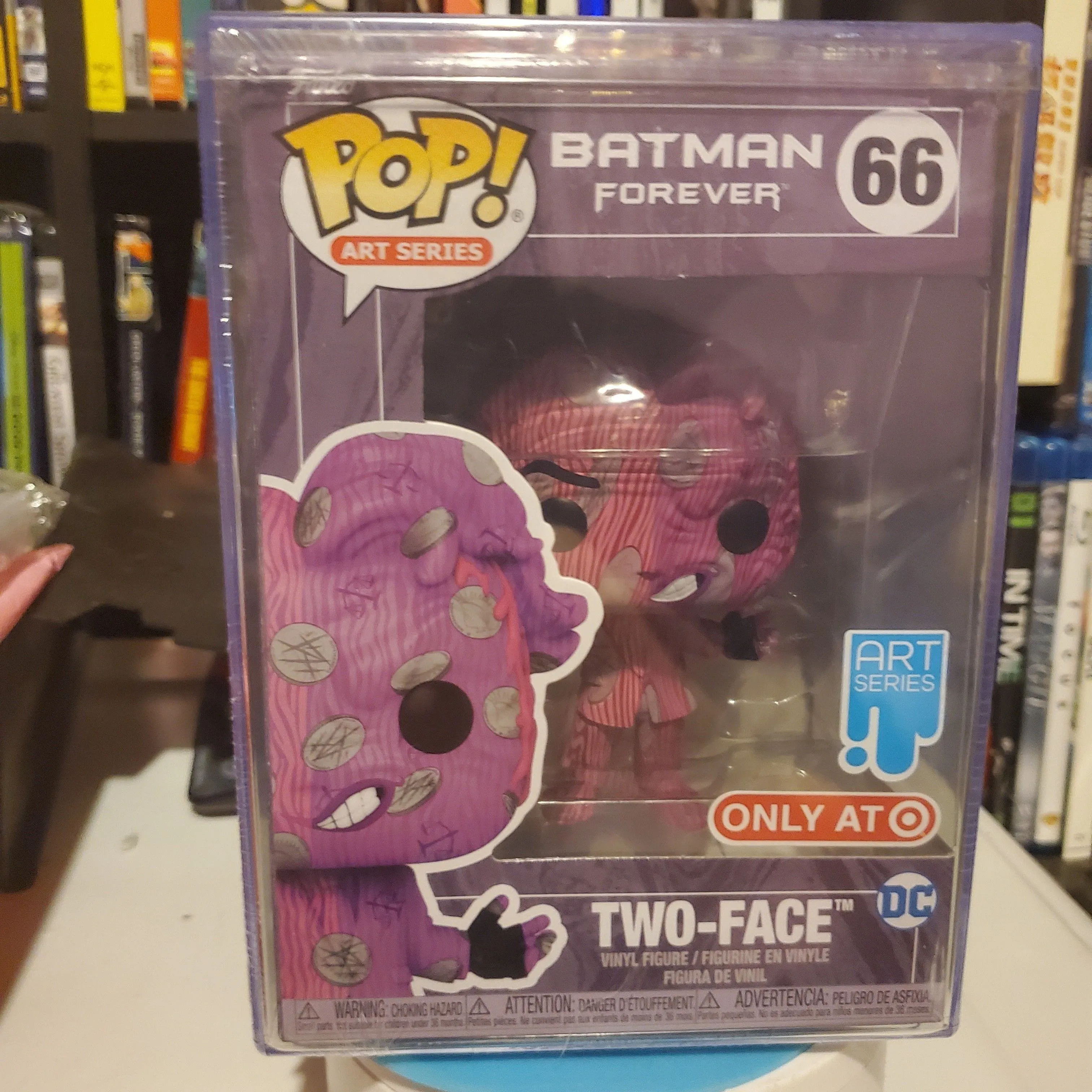 Product image for Two-Face/Target Exclusive Art Series W/Hard Stack