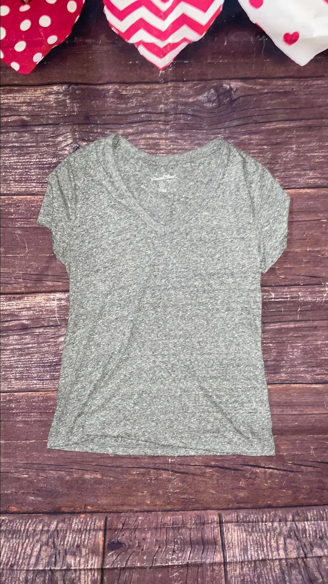 Product image for Universal Thread Tee