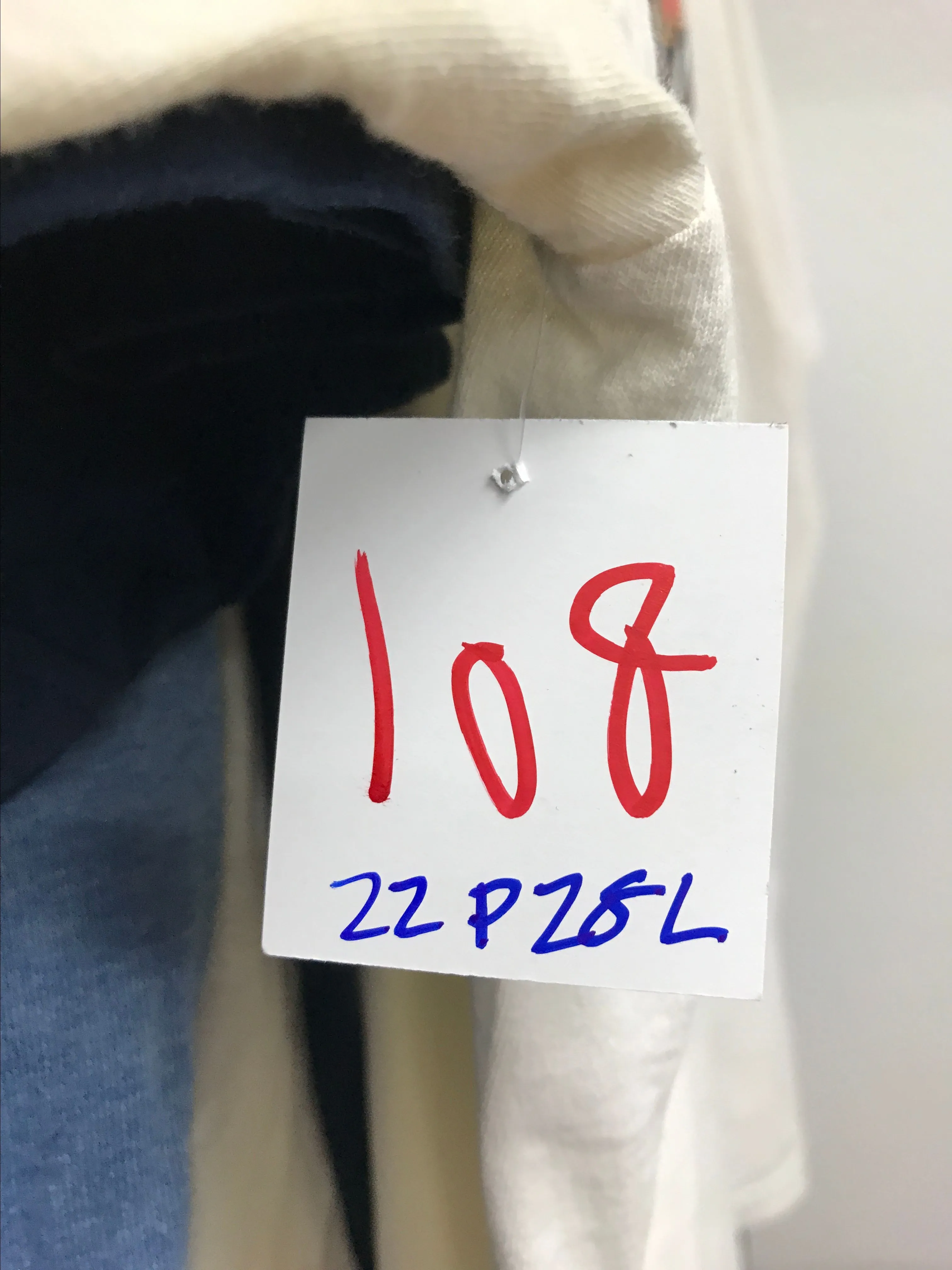 Listing Image Blurred Background