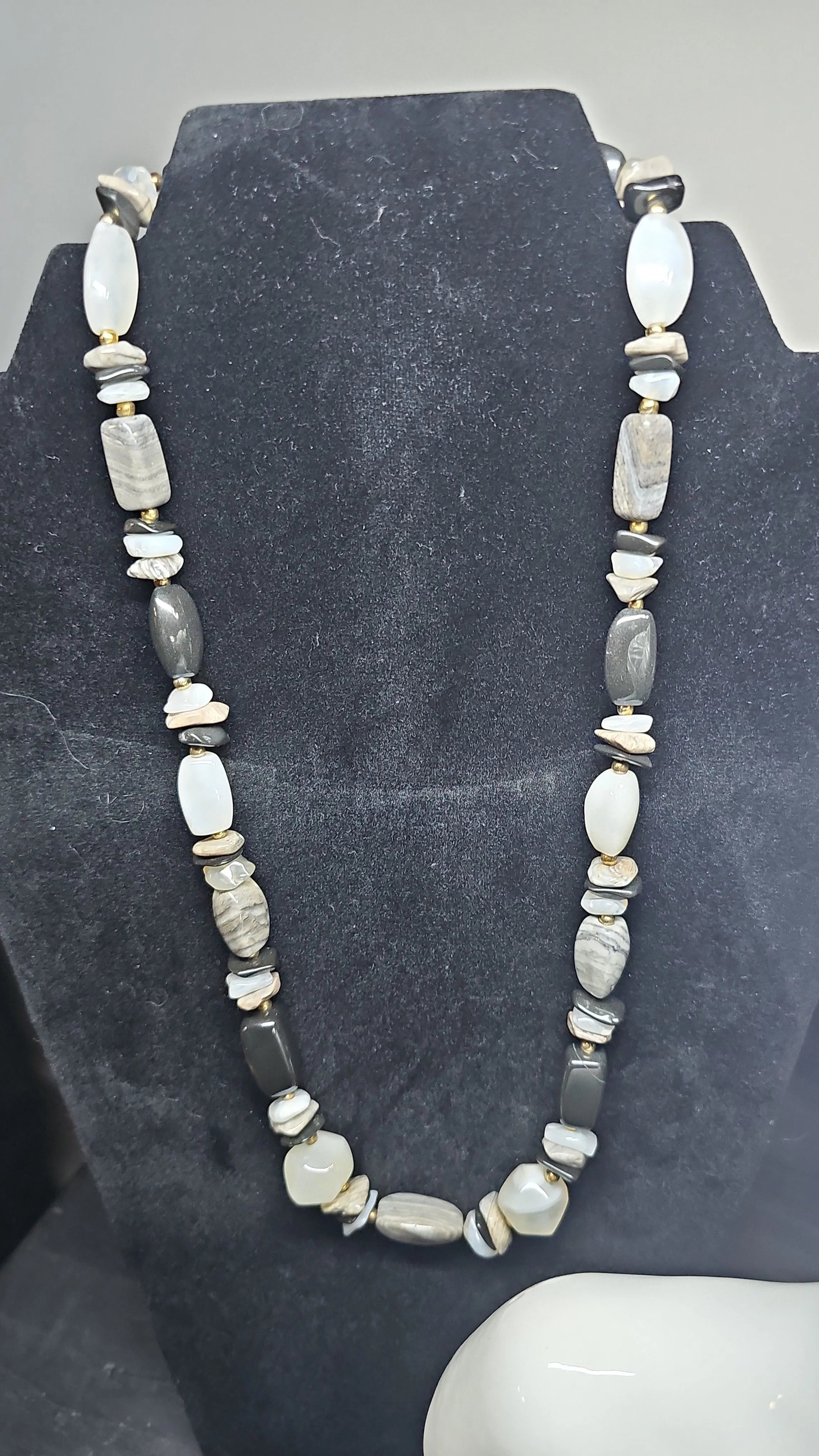 Product image for  heavy Stone C clasp necklace 