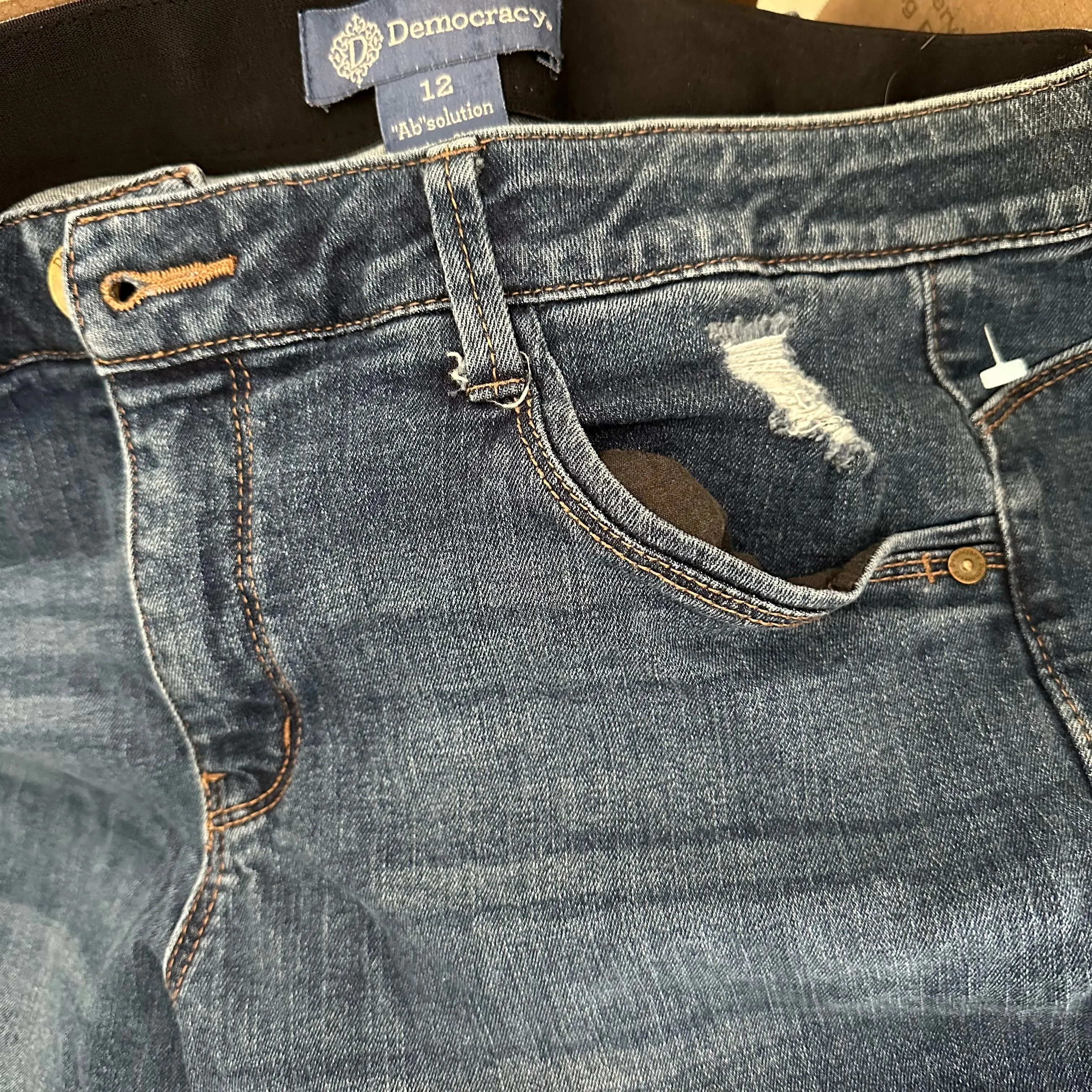 Product image for Jeans Democracy Capri "Ab"solution 12 Dark Wash