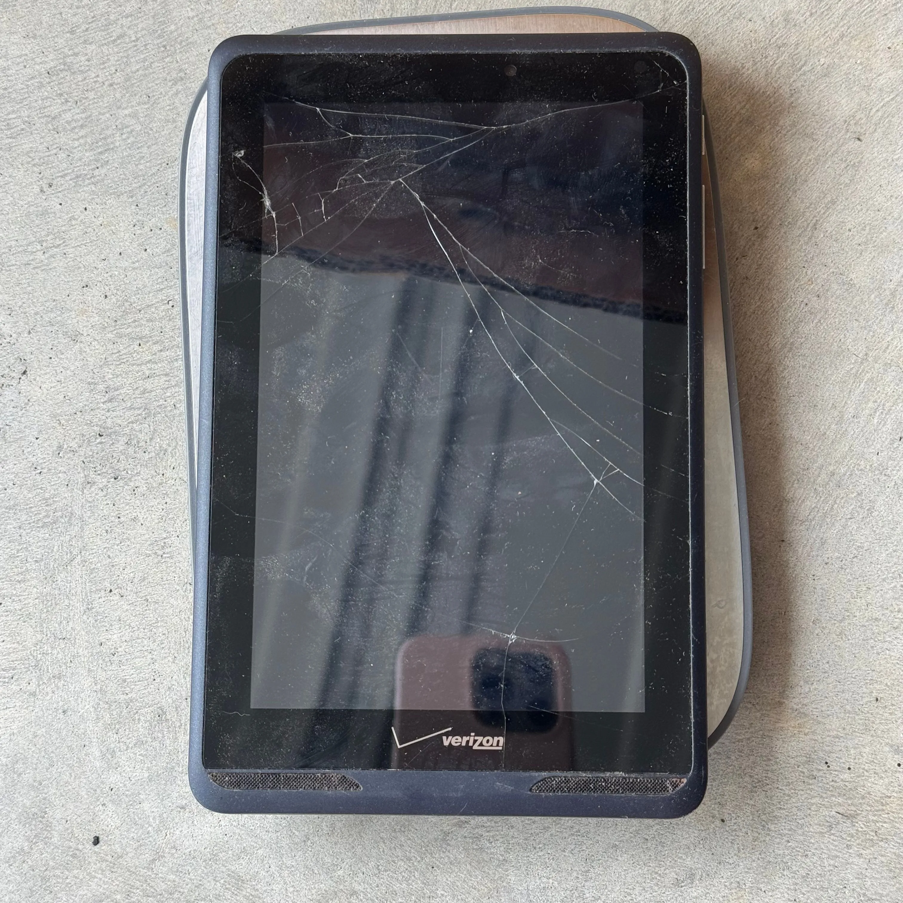 Product image for Verizon 4G Lite Tablet, untested, tablet for parts