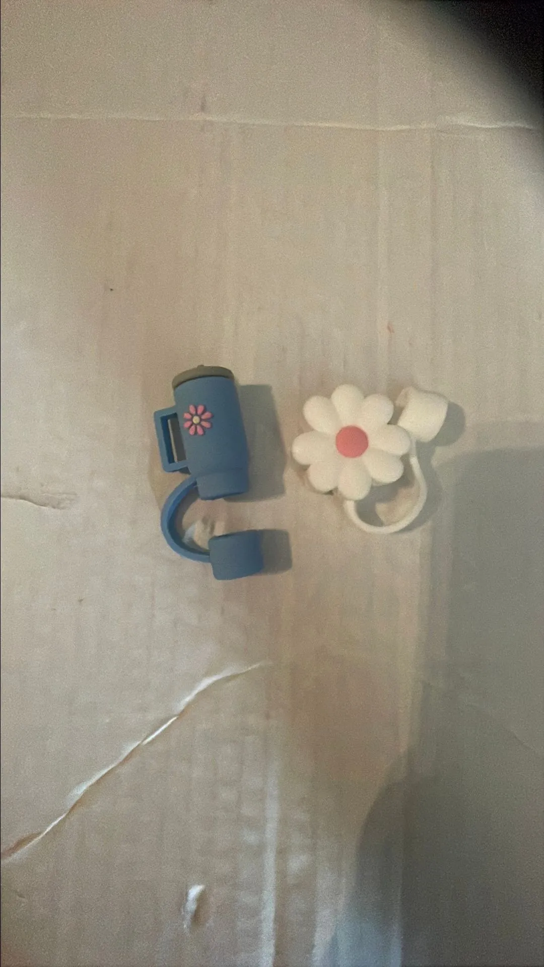 Product image for Blue Tumblr and white flower straw toppers