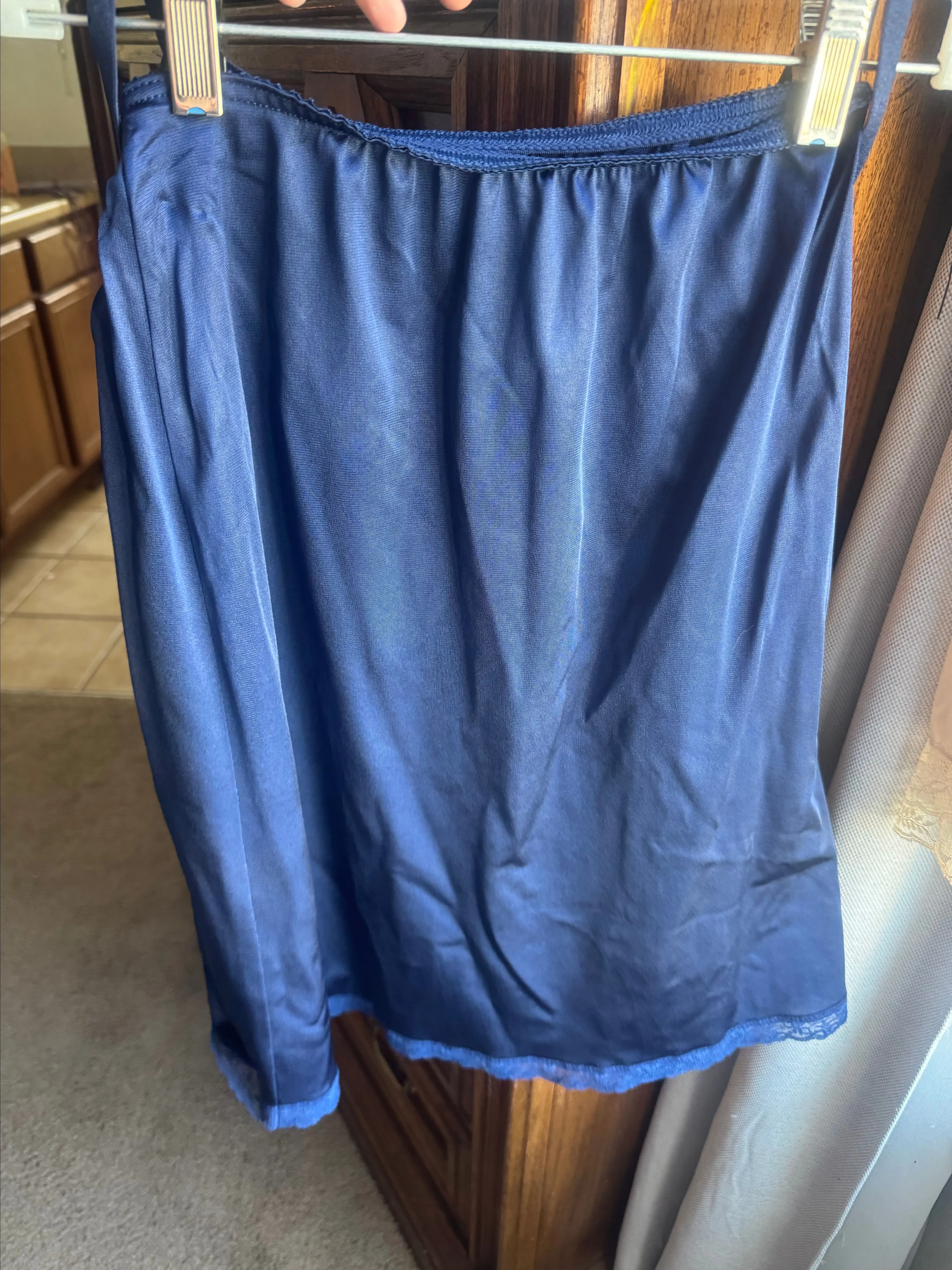 Listing Image Blurred Background