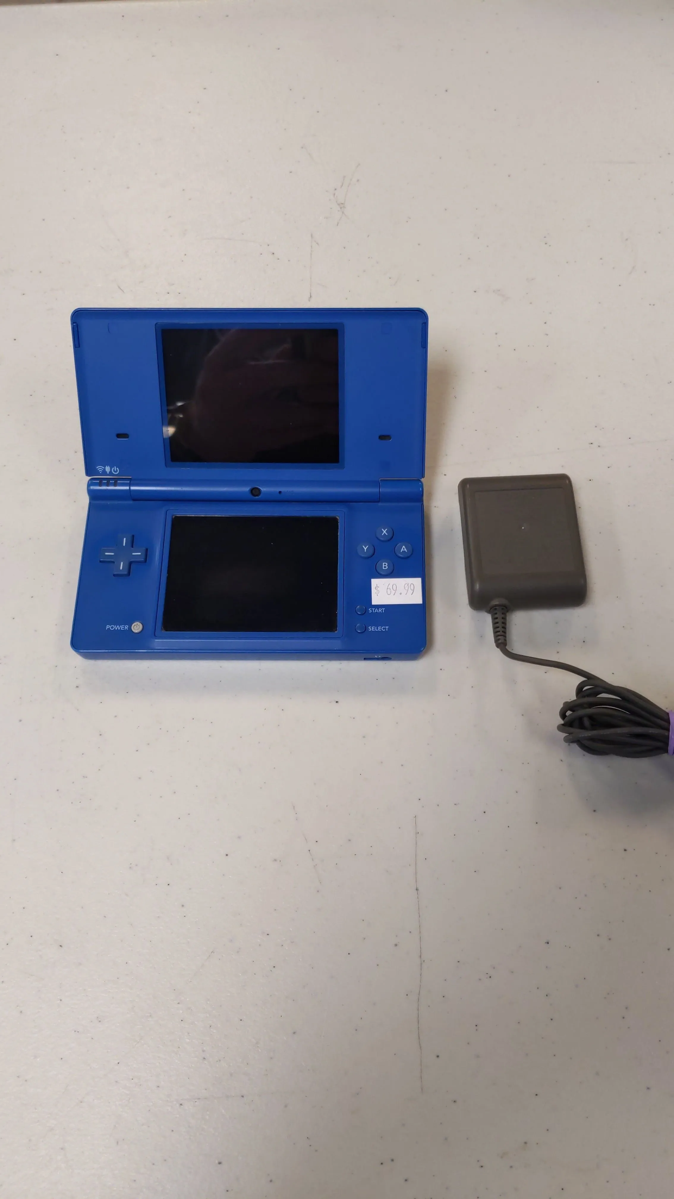 Product image for DSi Blue Handheld w/ Charger.