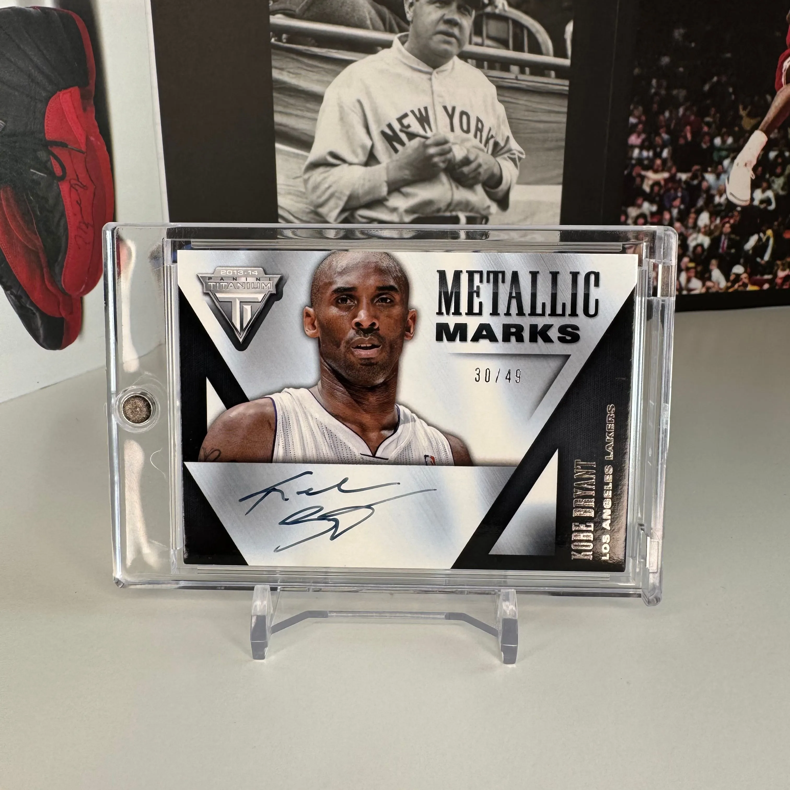 Product image for KOBE BRYANT 2013-14 Titanium Metallic Marks #14 On-Card Auto /49 Lakers