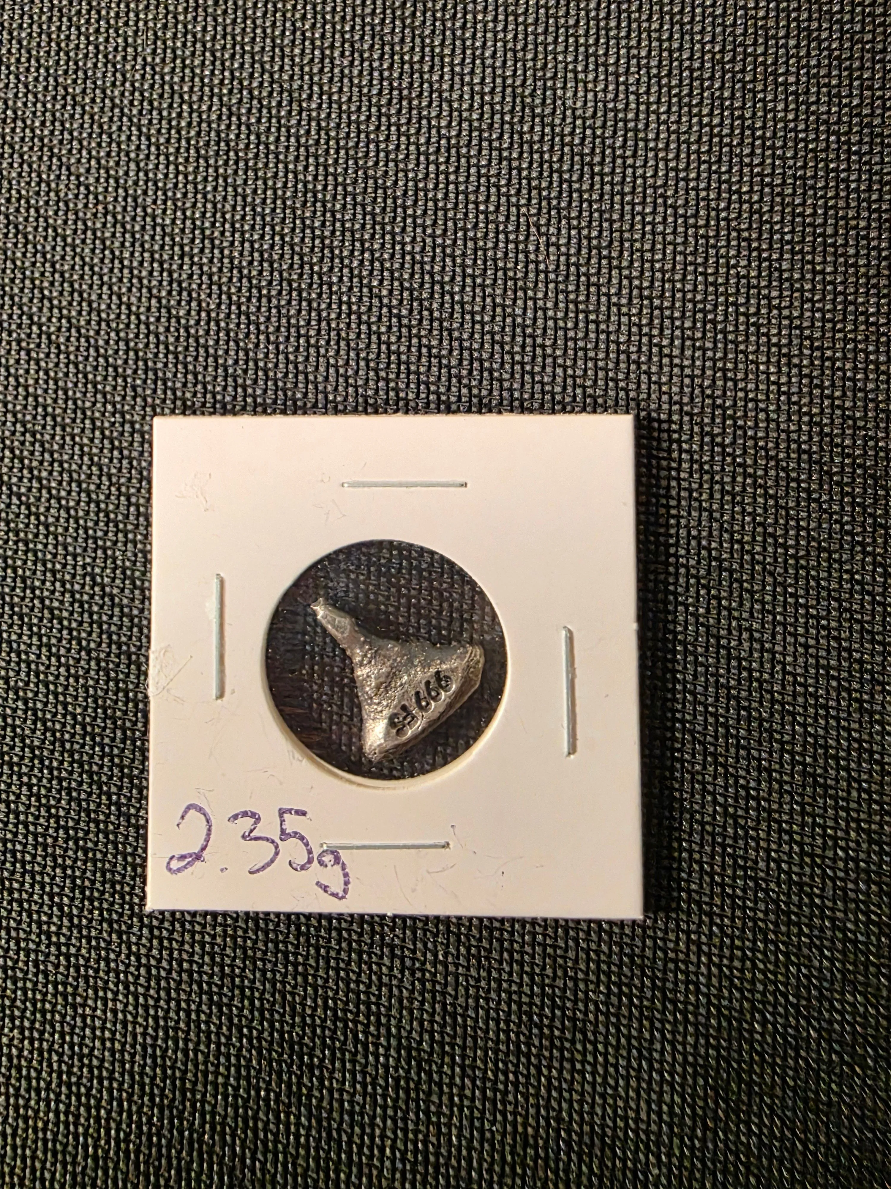 Product image for 2.35g Poured Silver Shark Tooth