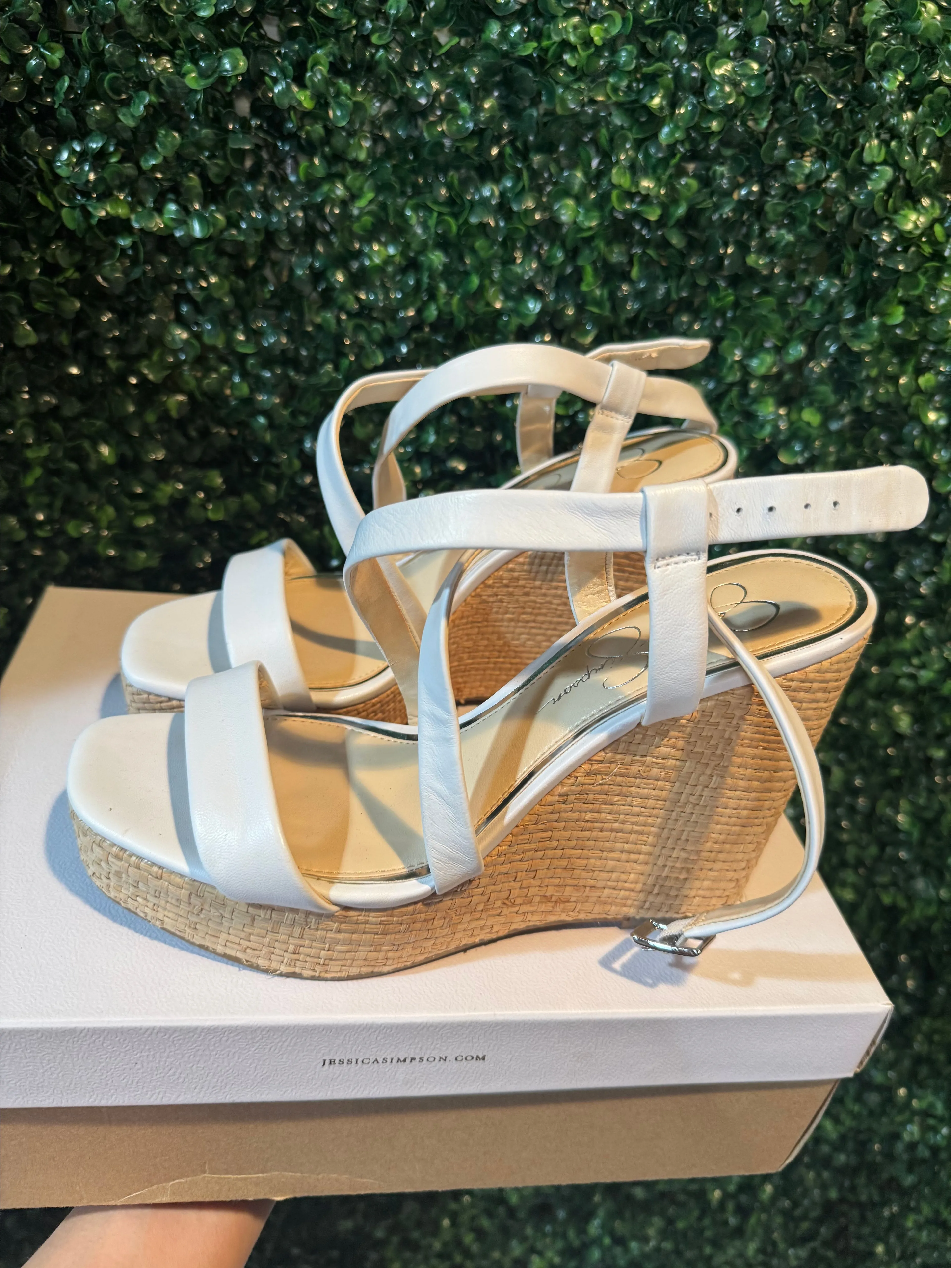 Product image for 00 Jessica Simpson Wedge Sandal Sz 9.5