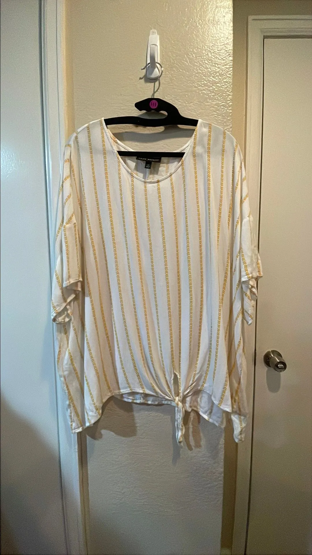 Product image for 111 - 3X- sz. 22 Lane Bryant Top