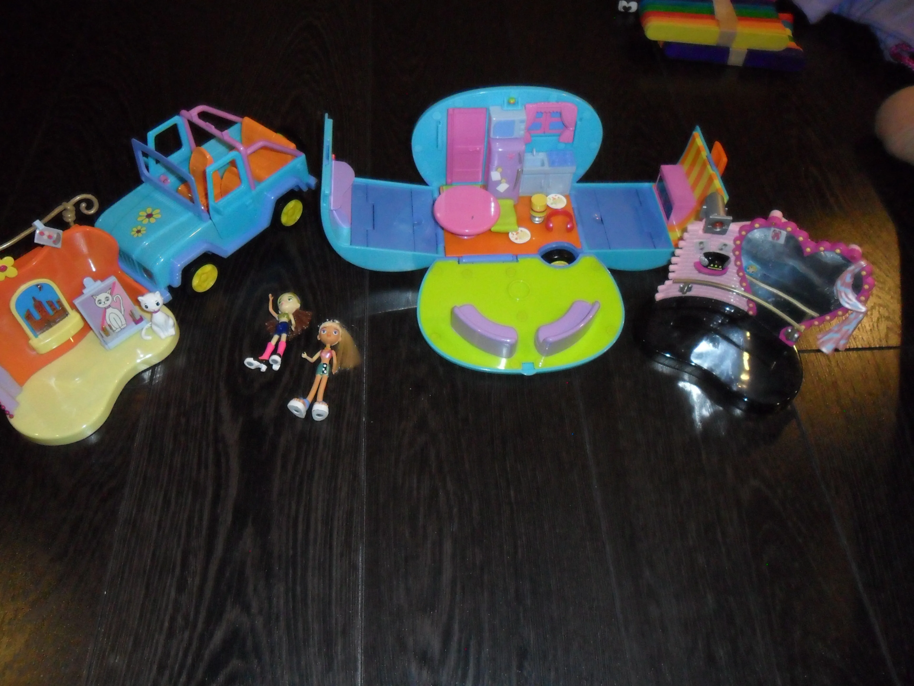 Product image for Vintage Teenz Dolls and Jeep trailer play set