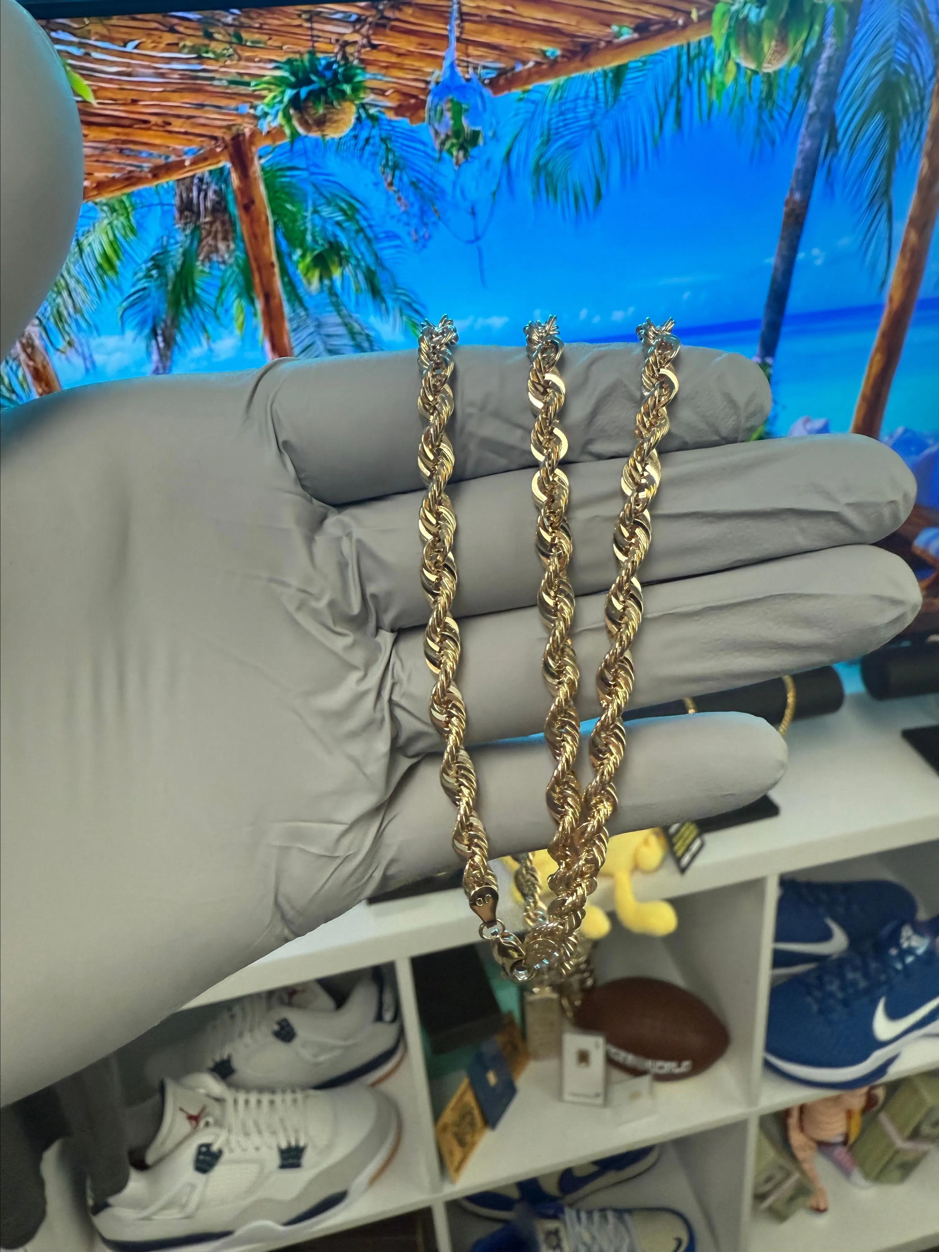 Listing Image Blurred Background