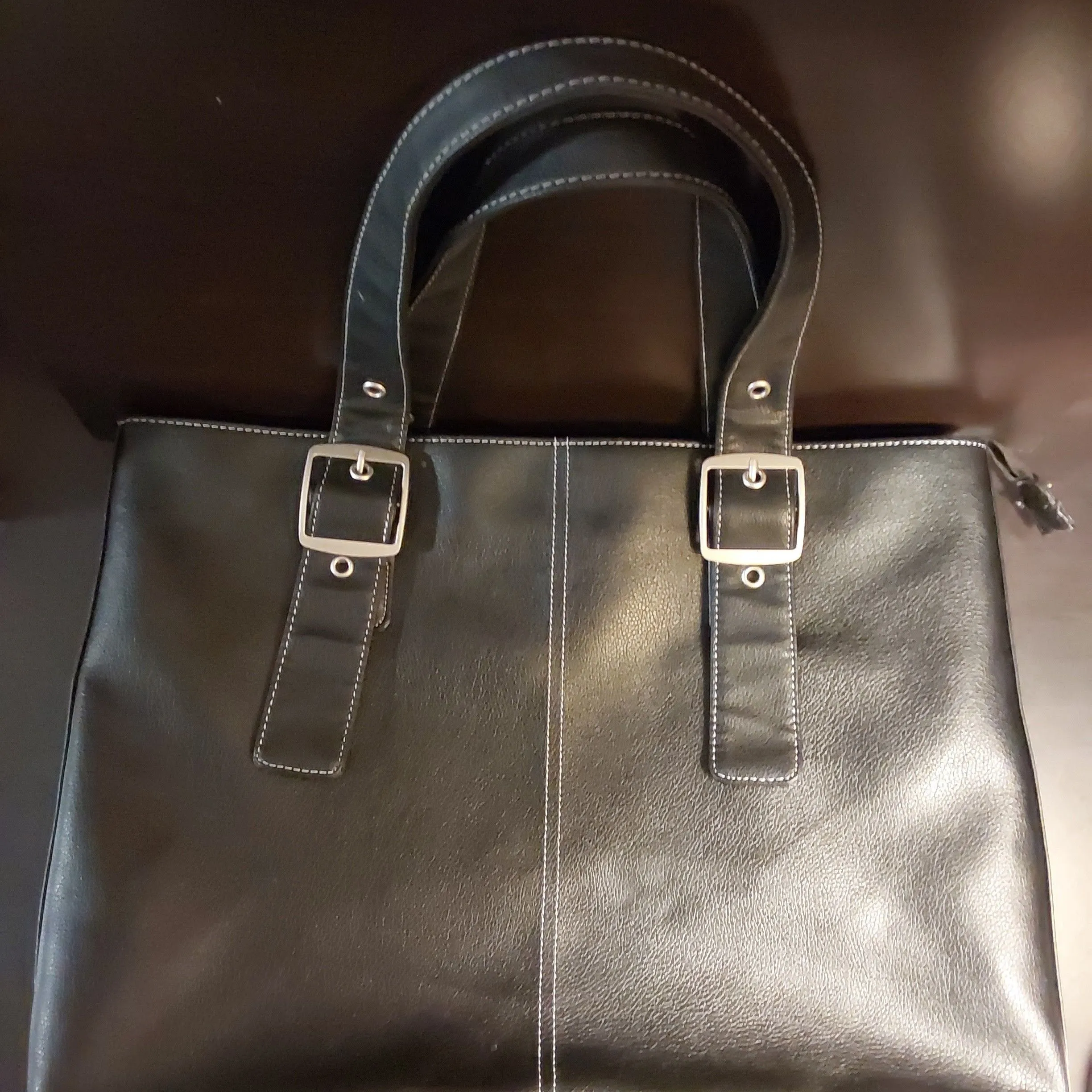 Product image for SOLO Tote Bag SOLO Pebbled Leather Padded Laptop Computer Tote Bag Black/Red Lining