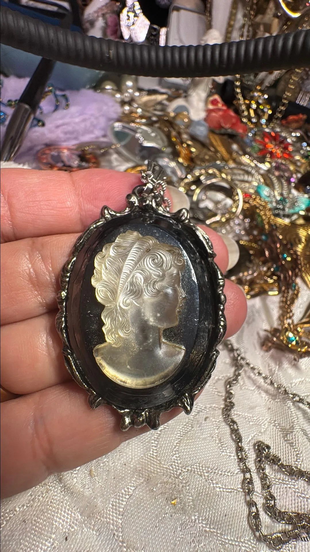 Product image for 8) Glass cameo large heavy vintage