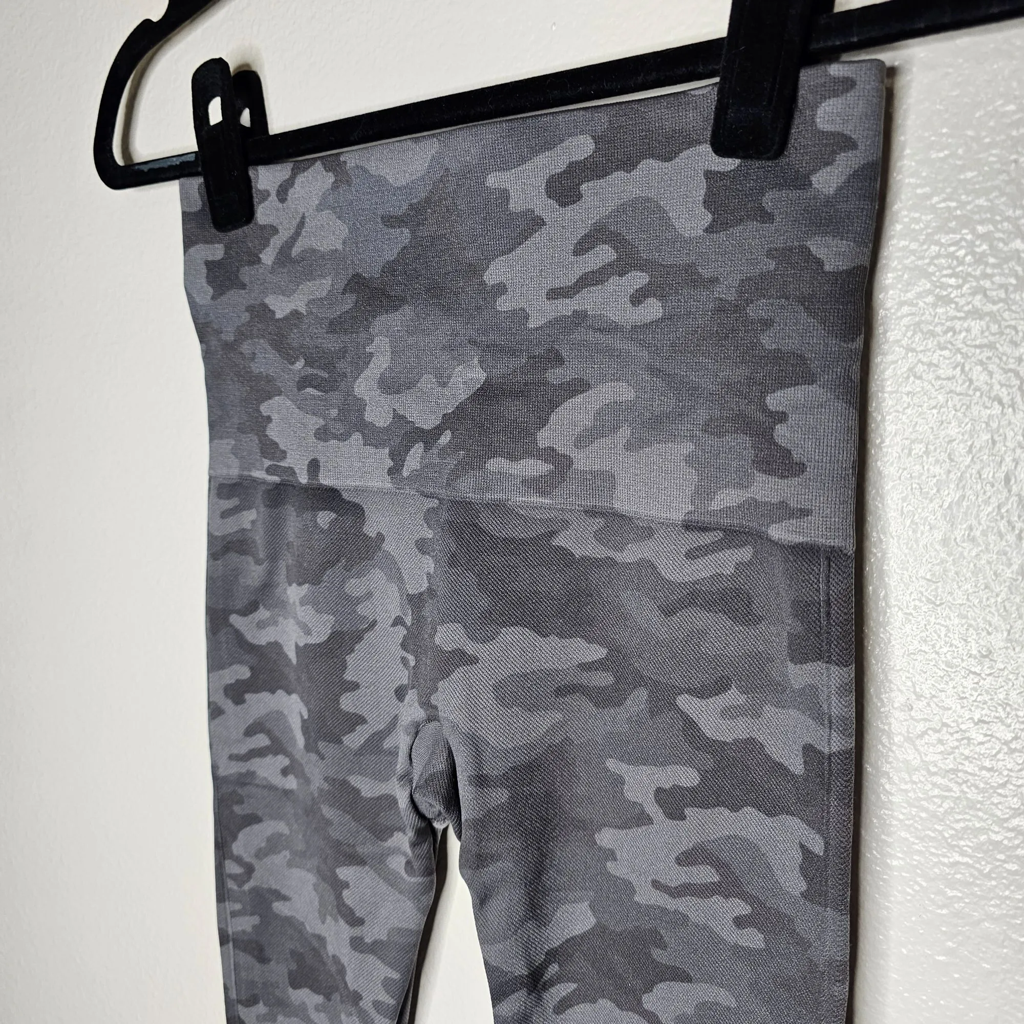 Listing Image Blurred Background