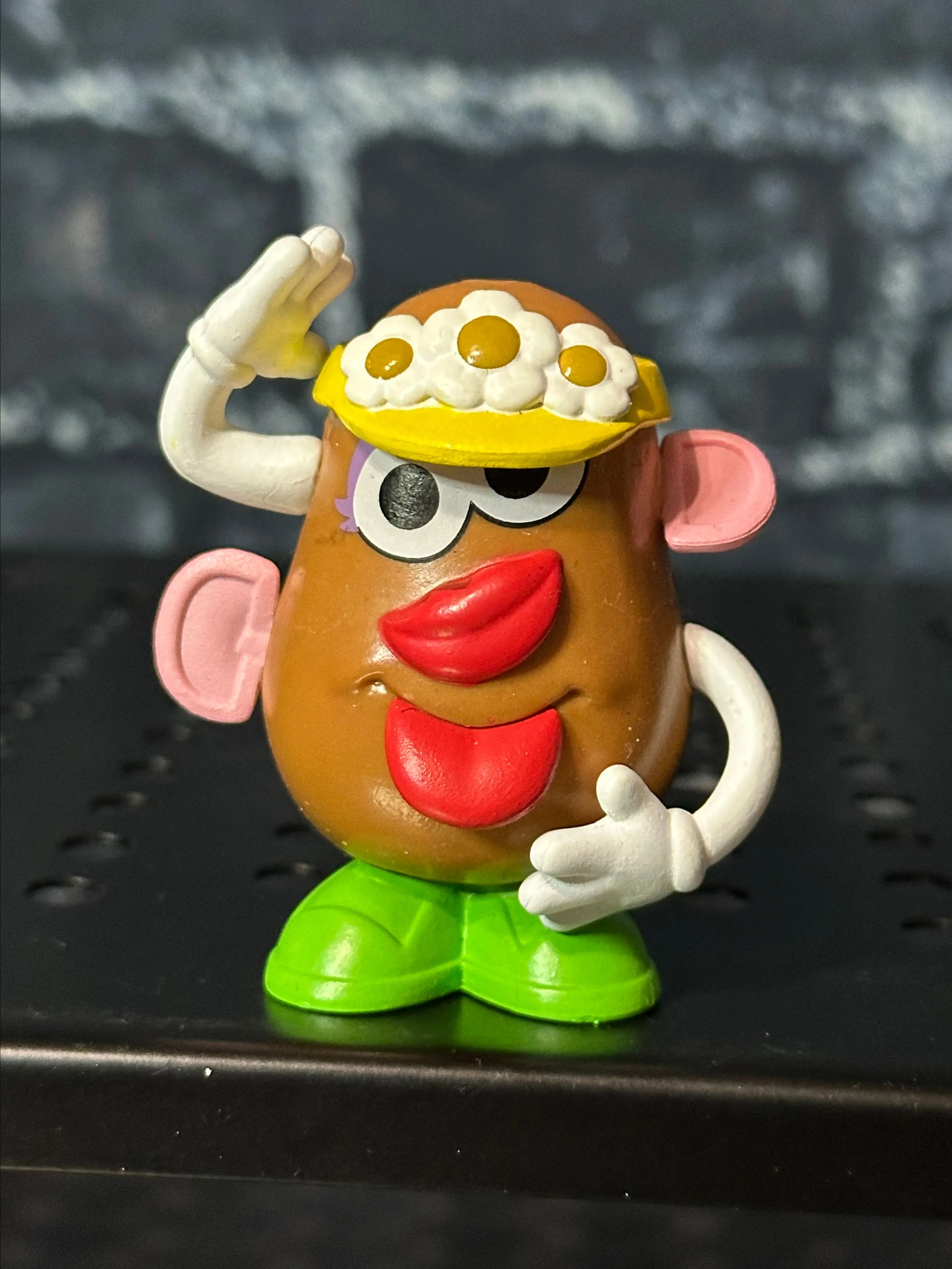 Product image for Toys - Funko Mrs. Potato Head Jumbled Hasbro Vinyl Mystery Figure Exclusive