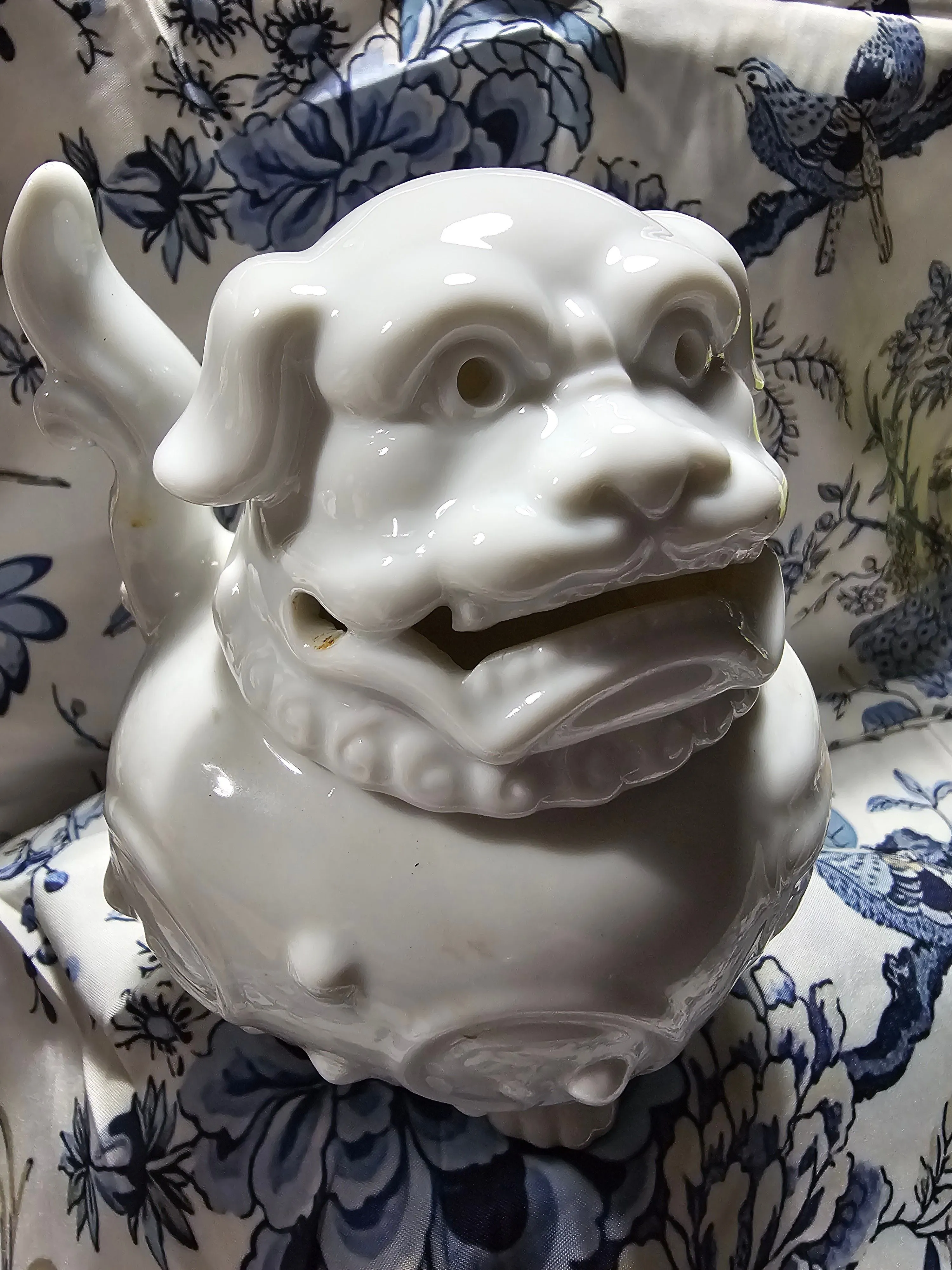 Product image for #13 Chinoiseire White porcelain Foo dog lion incense burner