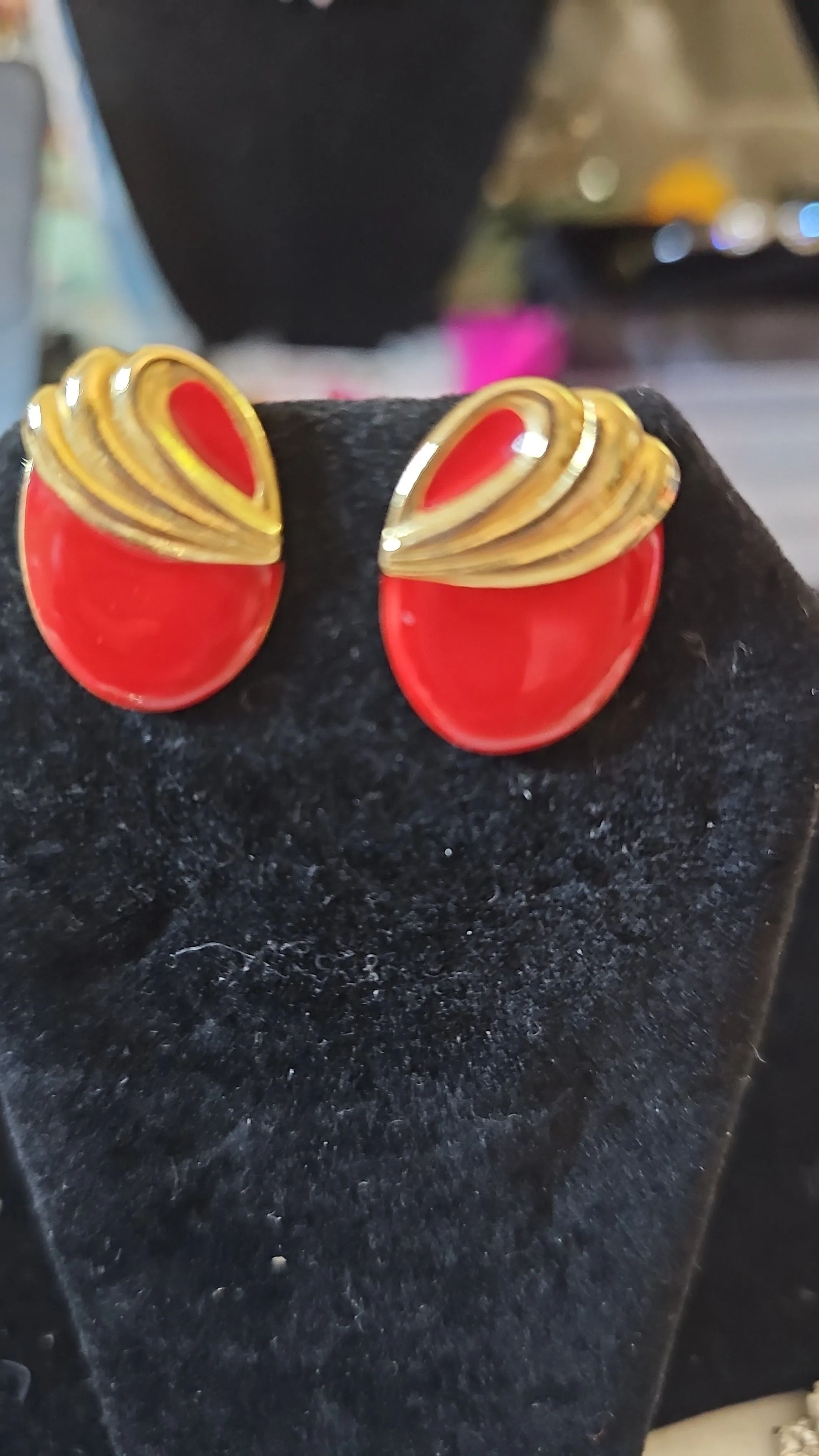 Product image for 302 Red and Gold enamel post back