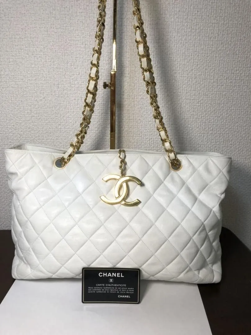 Product image for Authentic Vintage Chanel White Leather Gold Chain Tote Bag