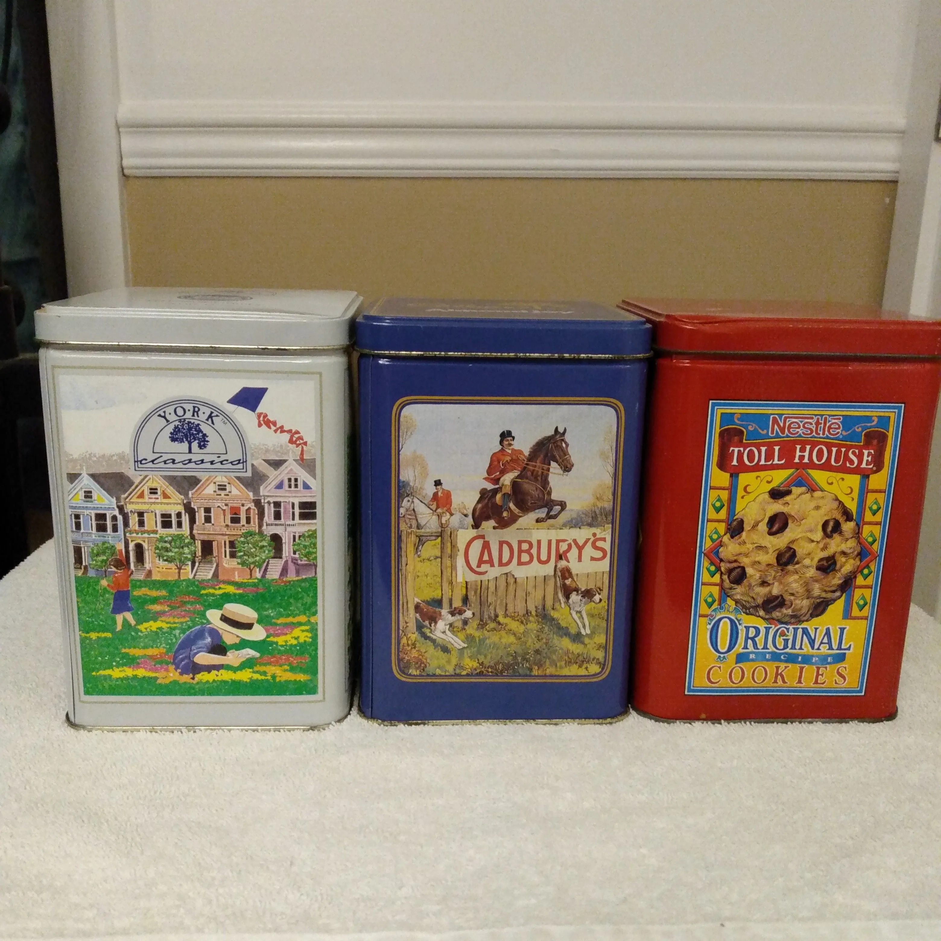 Product image for 3 1990 Candy Tins