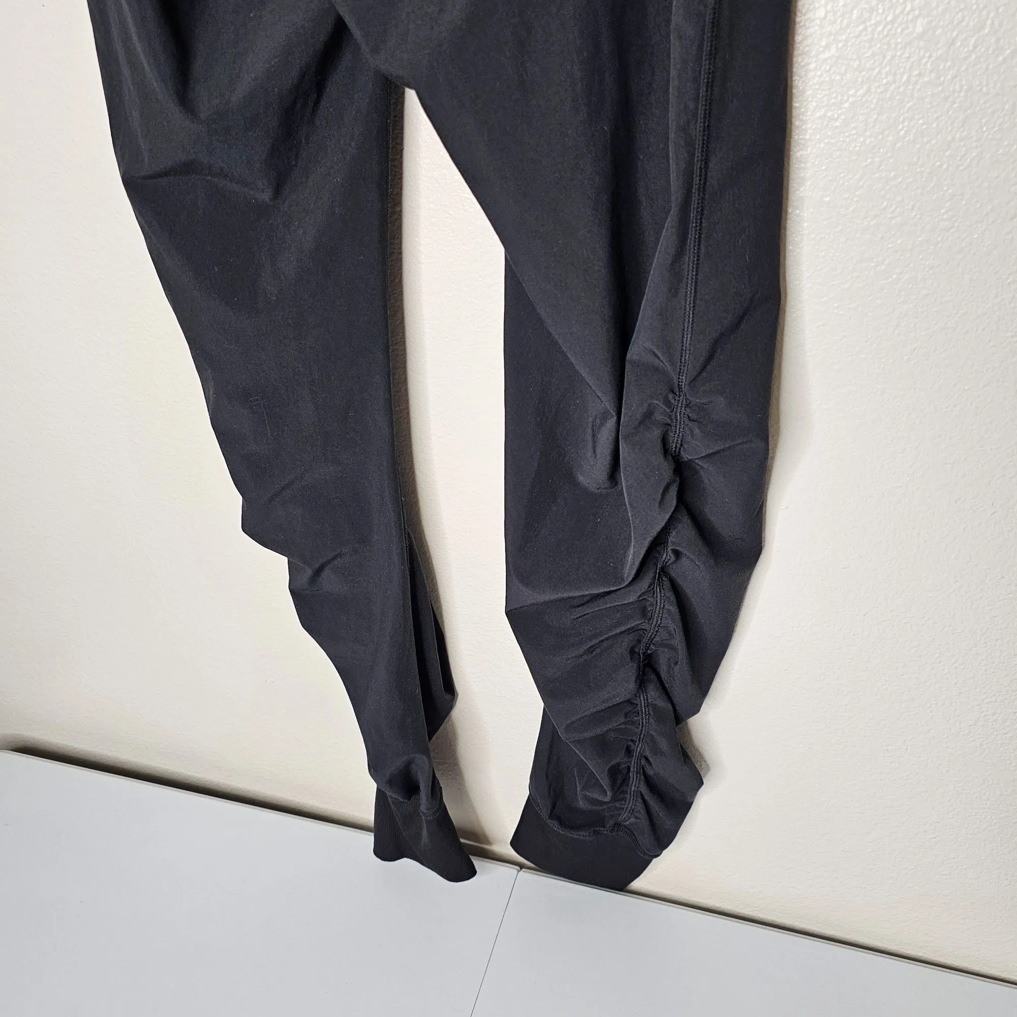 Listing Image Blurred Background