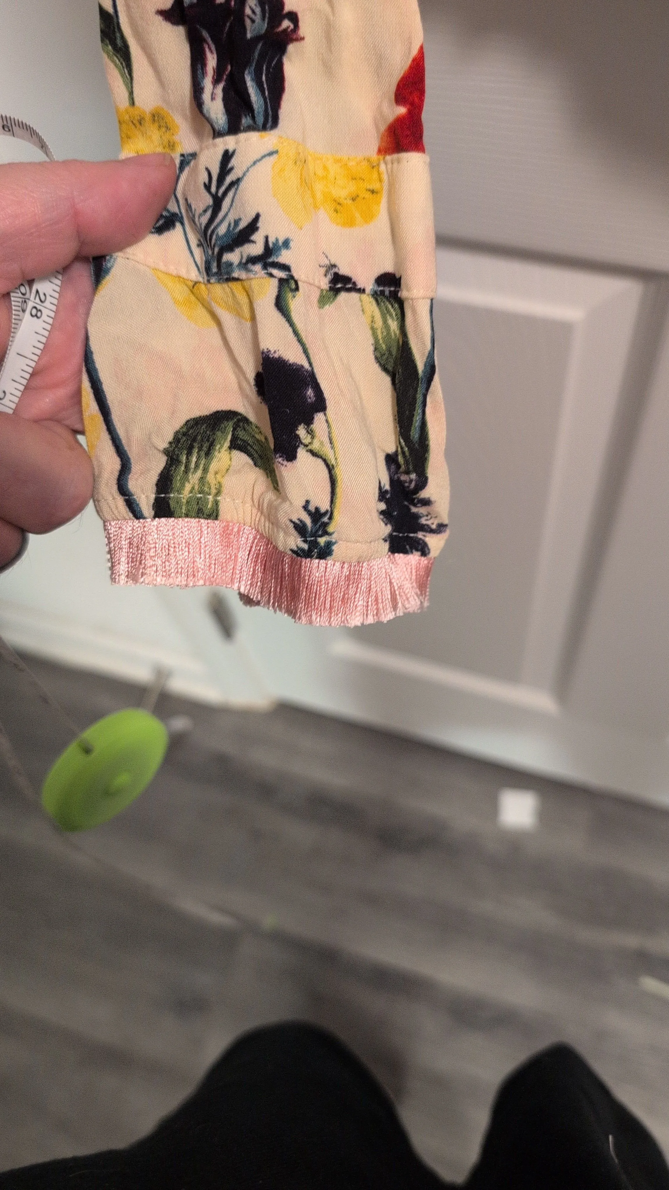 Listing Image Blurred Background