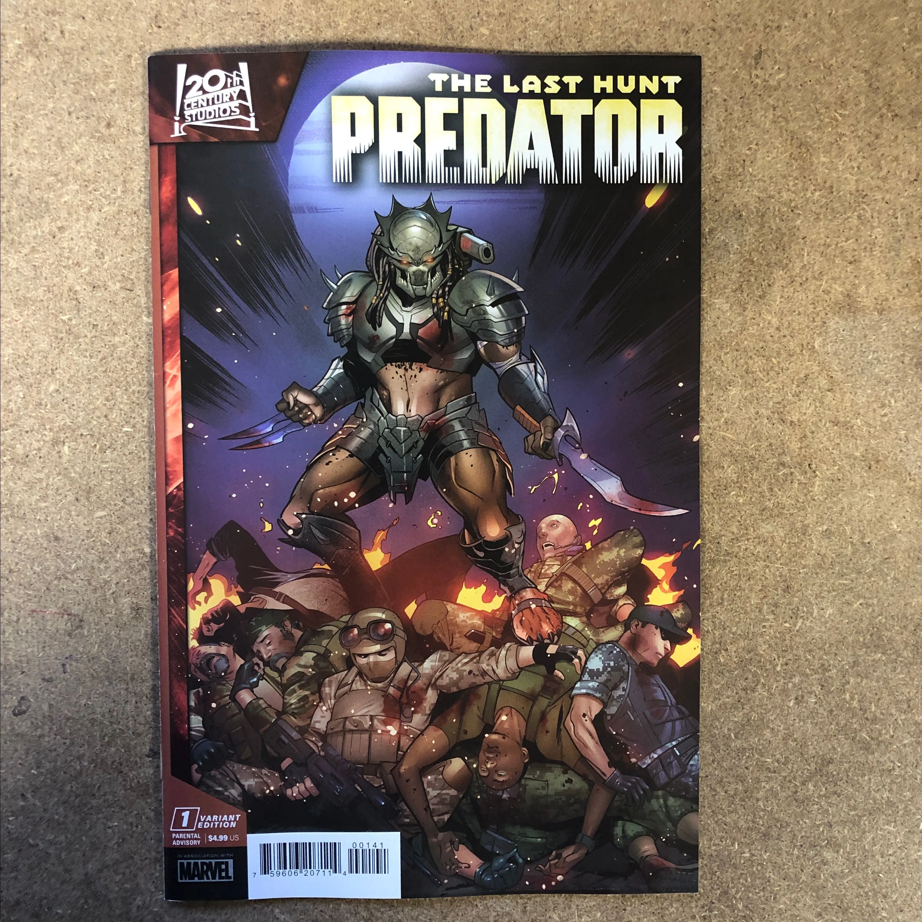 Product image for PREDATOR: THE LAST HUNT 1 PACO MEDINA HOMAGE VARIANT (2024) MARVEL COMICS