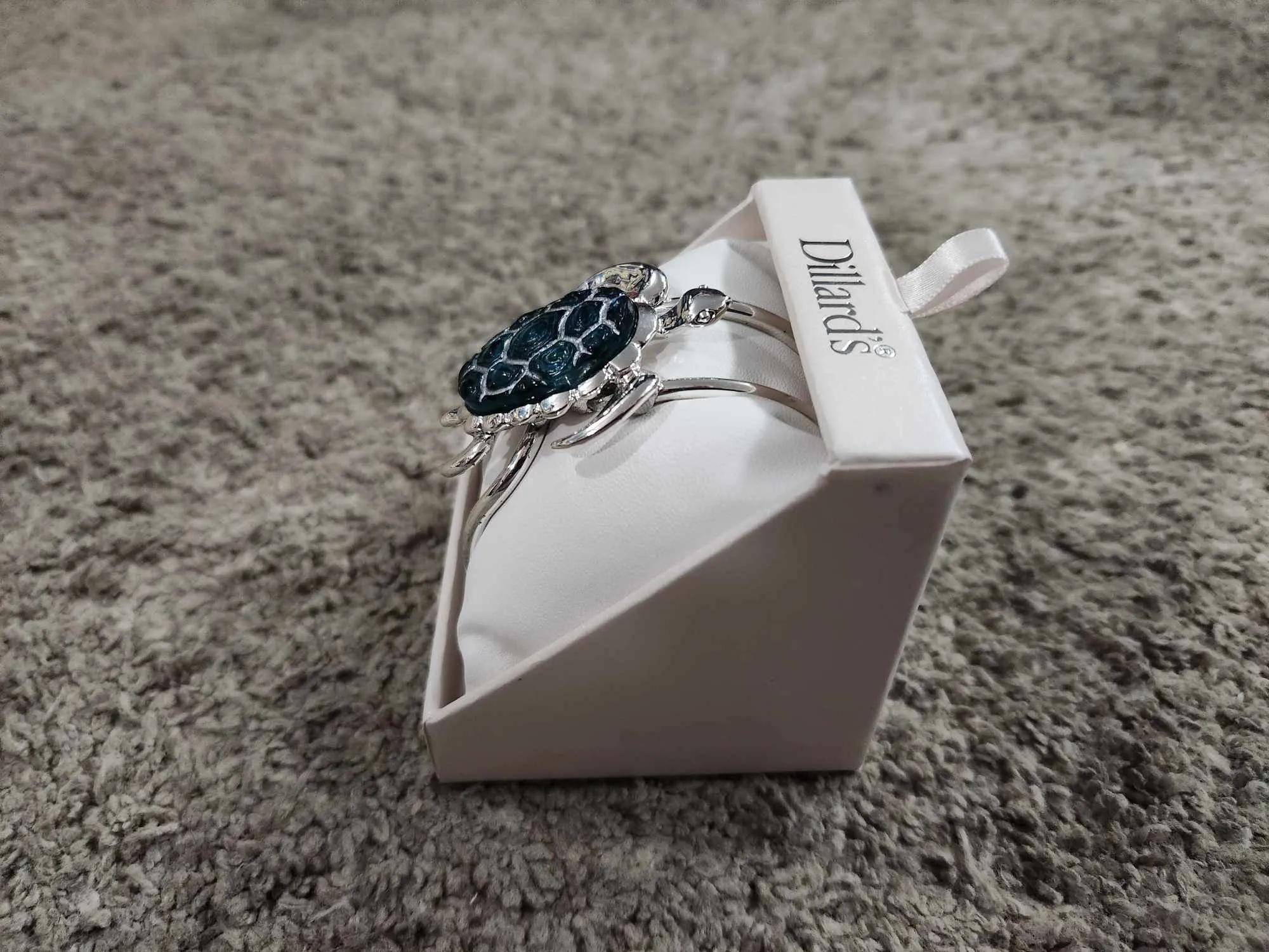 Listing Image Blurred Background