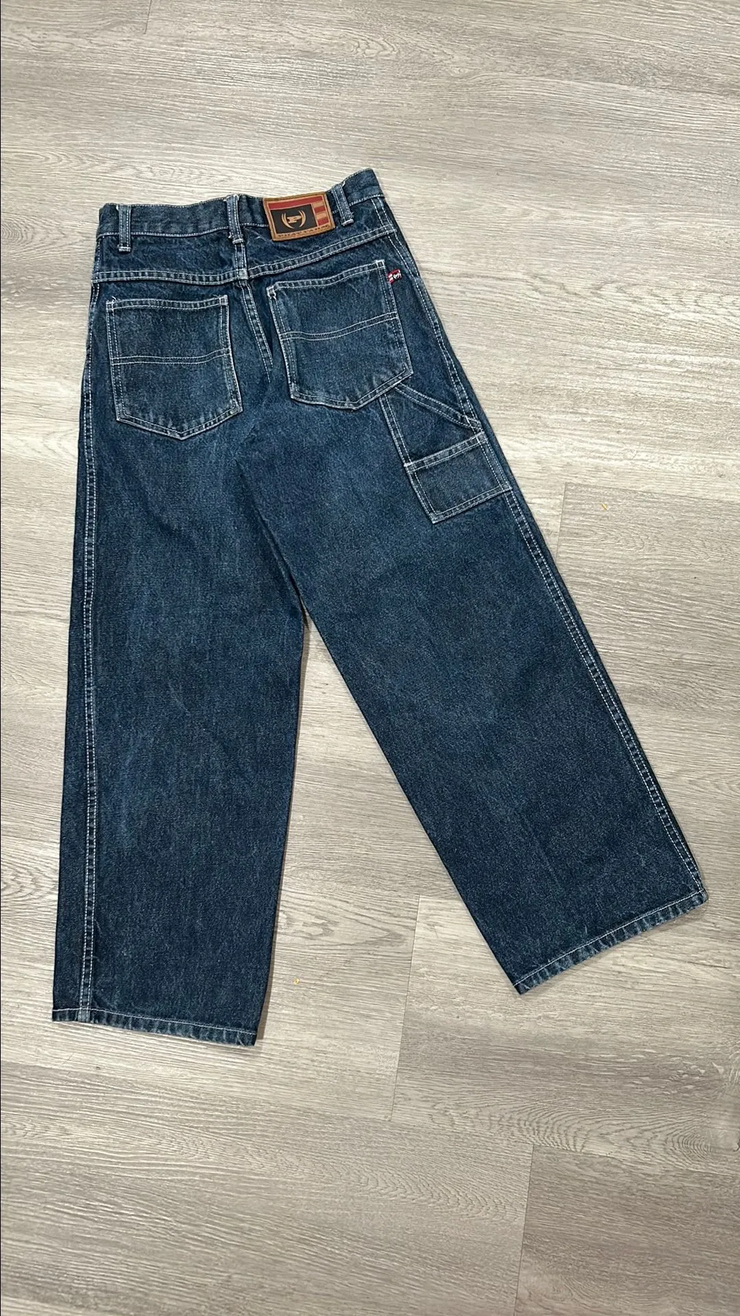 Listing Image Blurred Background