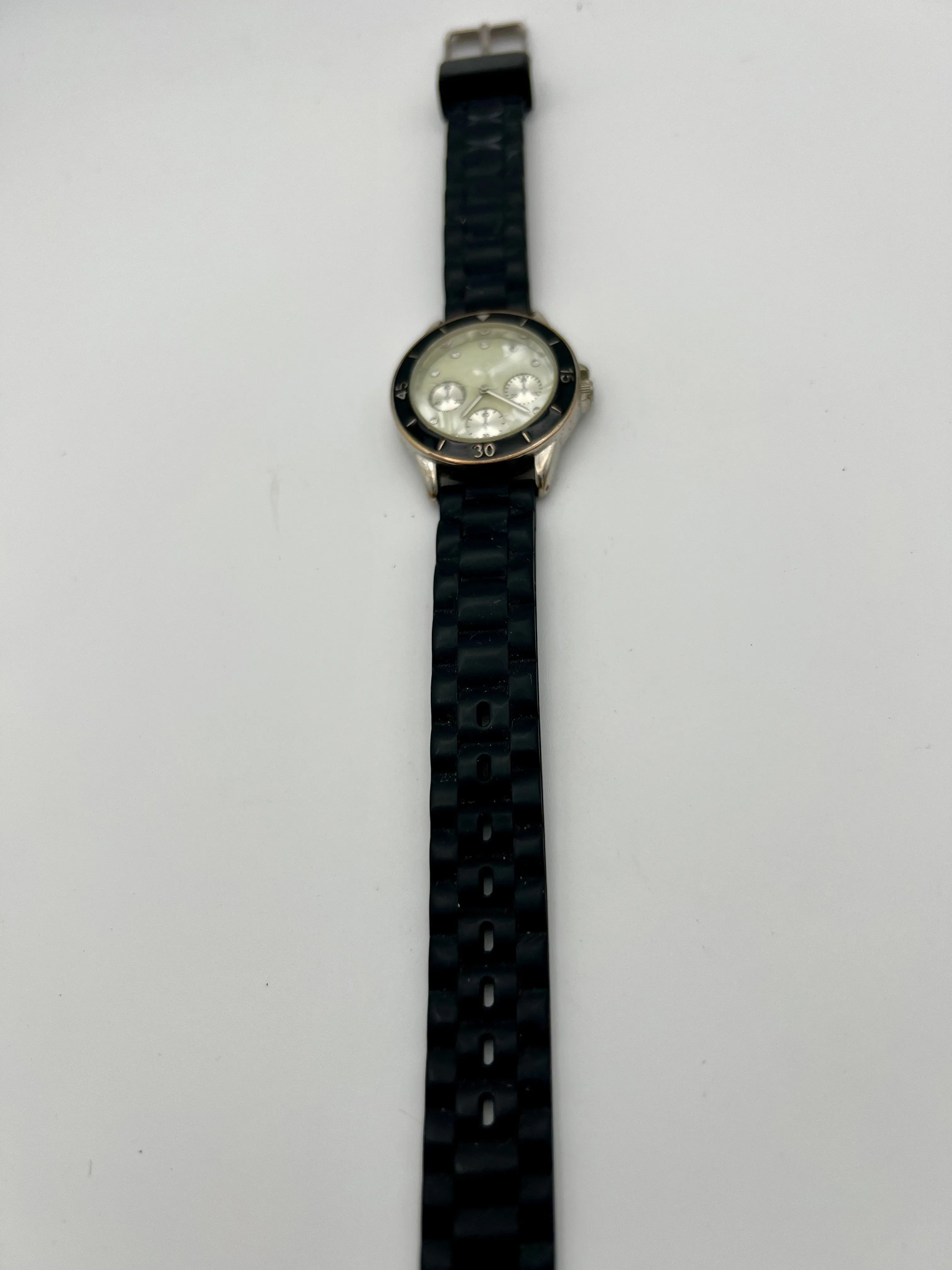 Listing Image Blurred Background