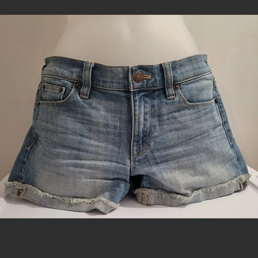 Listing Image Blurred Background
