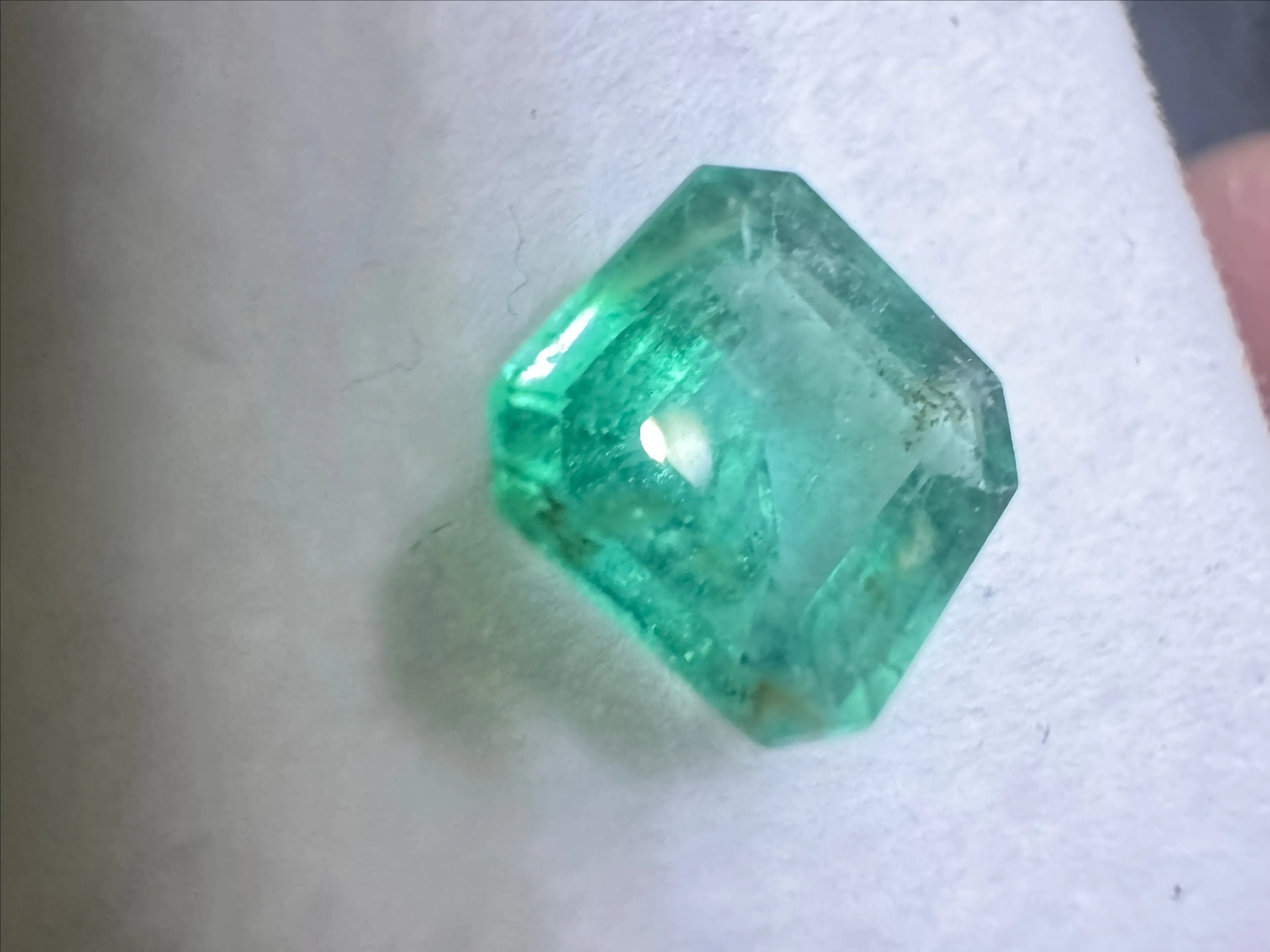 Product image for 2Ct Amazing Green Colour Octagon Cut Emerald