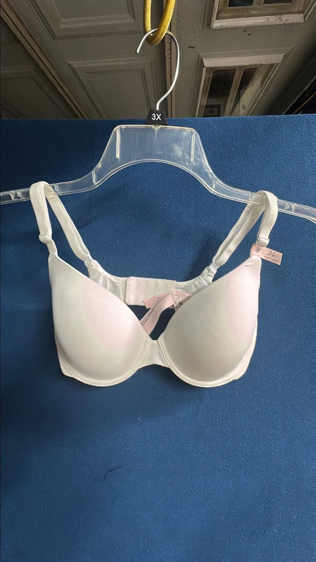 b3293eca-ecc6-4d9e-987b-d2adc3bb3668