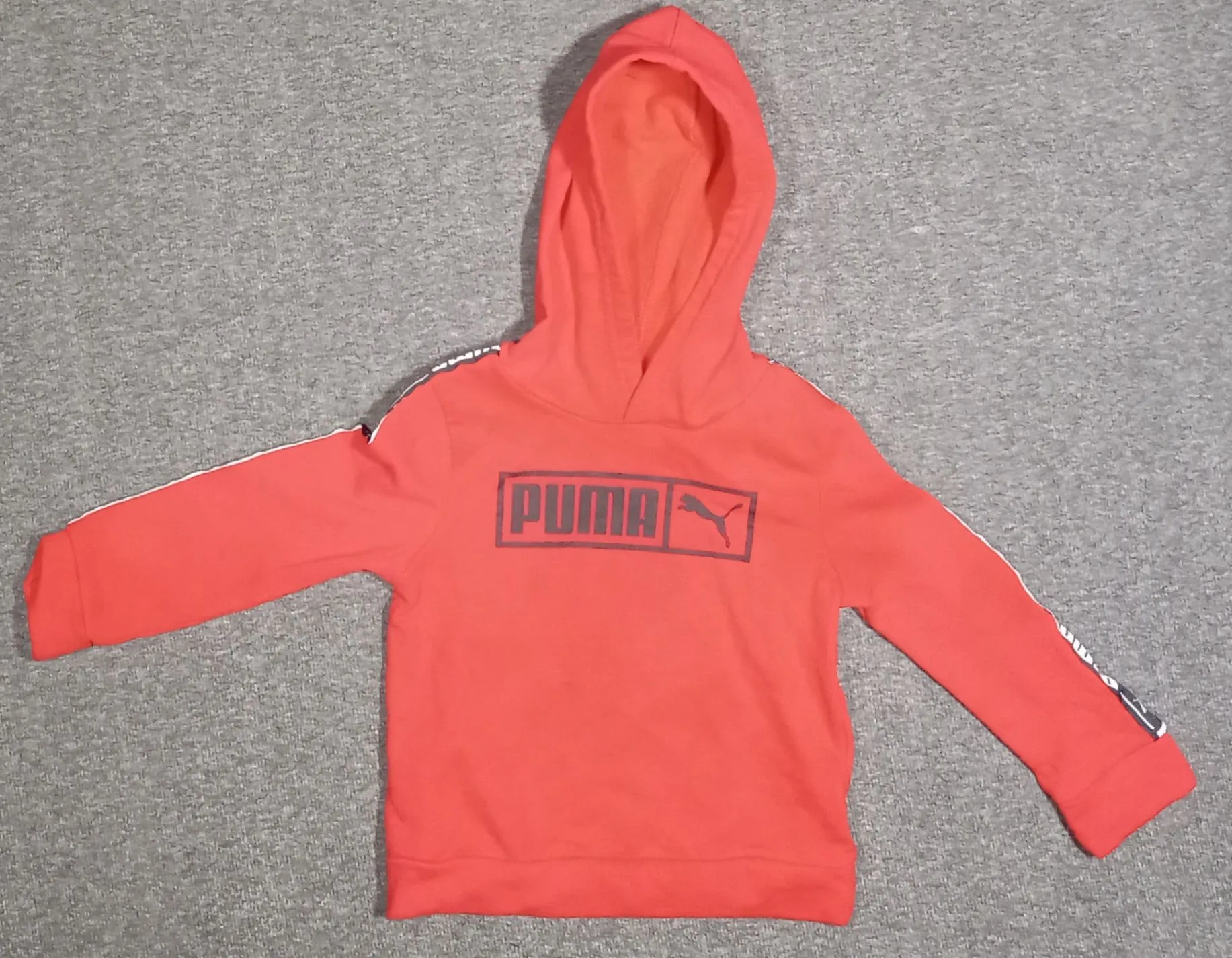 Product image for Boys PUMA Hoodie Size 2T Red Kids Sports Sweatshirt Sweater Pullover