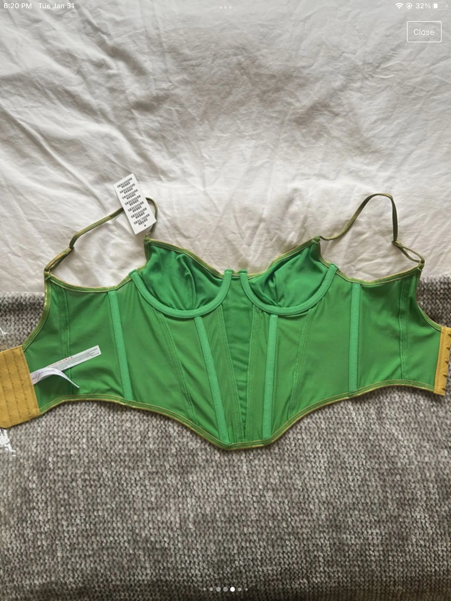 Listing Image Blurred Background