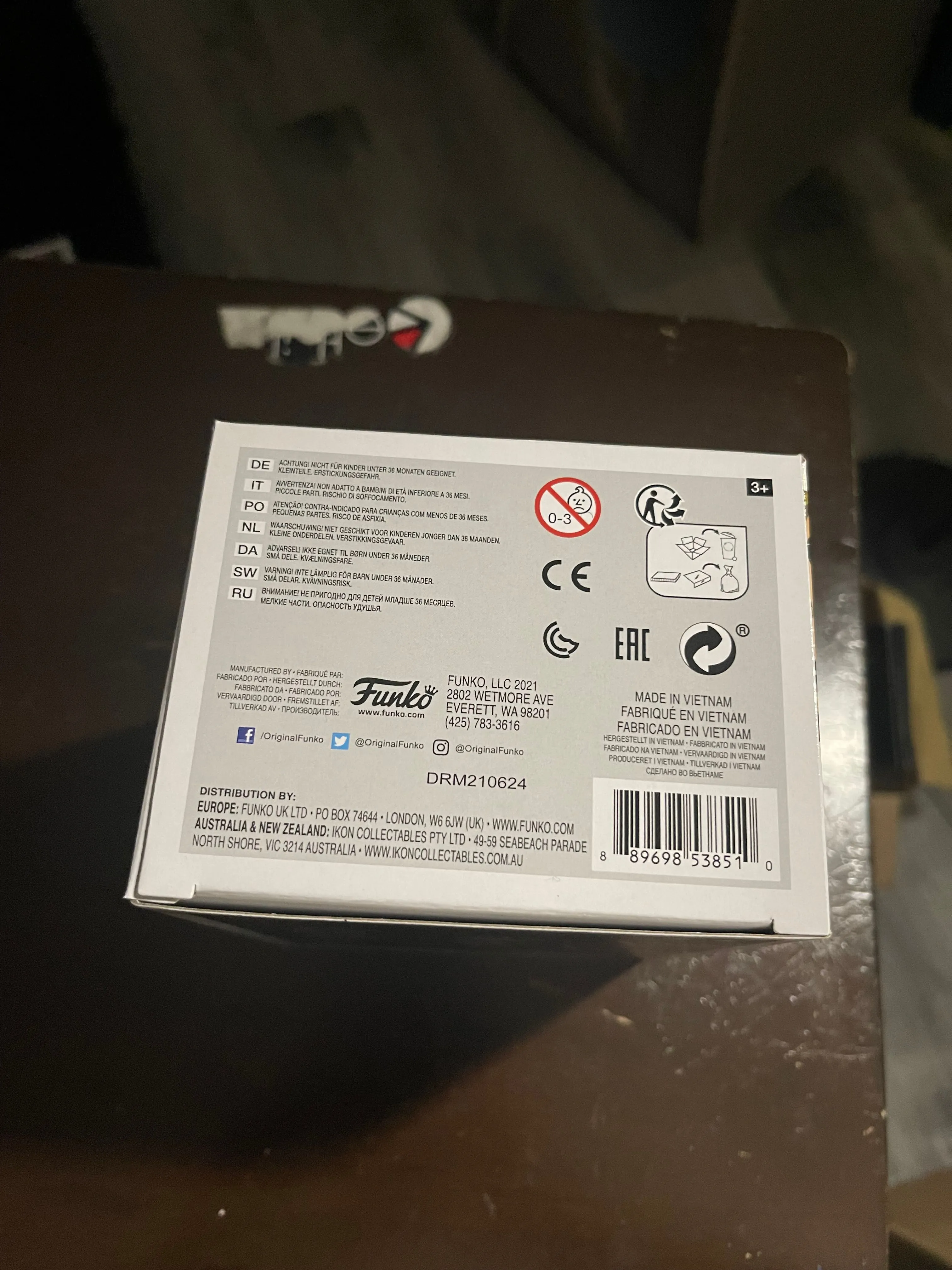 Listing Image Blurred Background