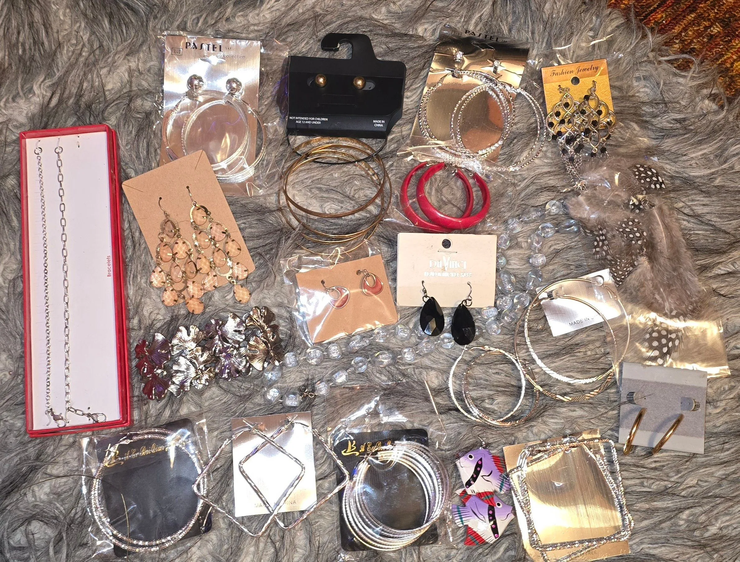 Product image for Large Jewelry Lot Wholesale New & Vintage