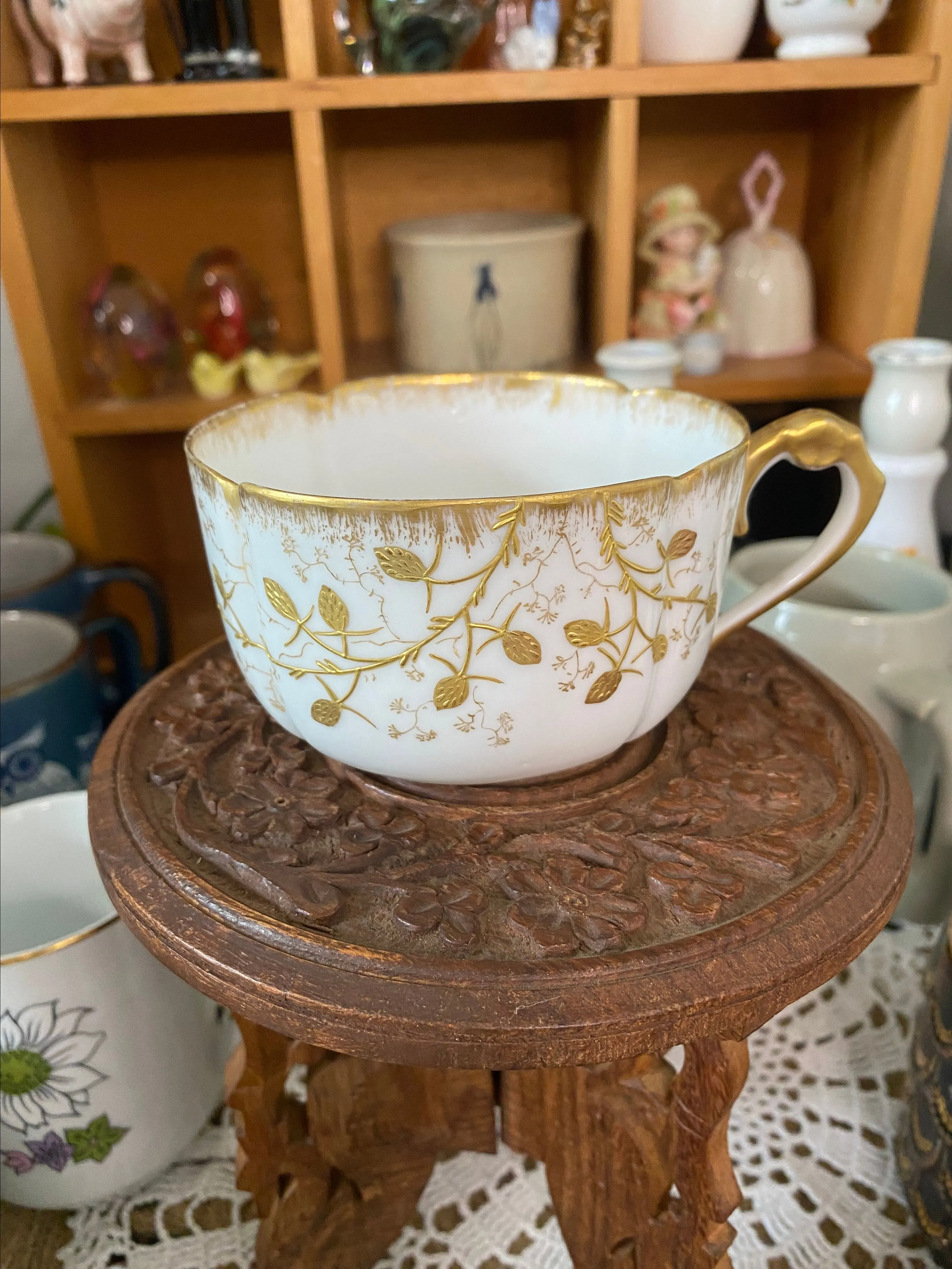 Product image for Limoges tea cup gold floral and branch patterns
