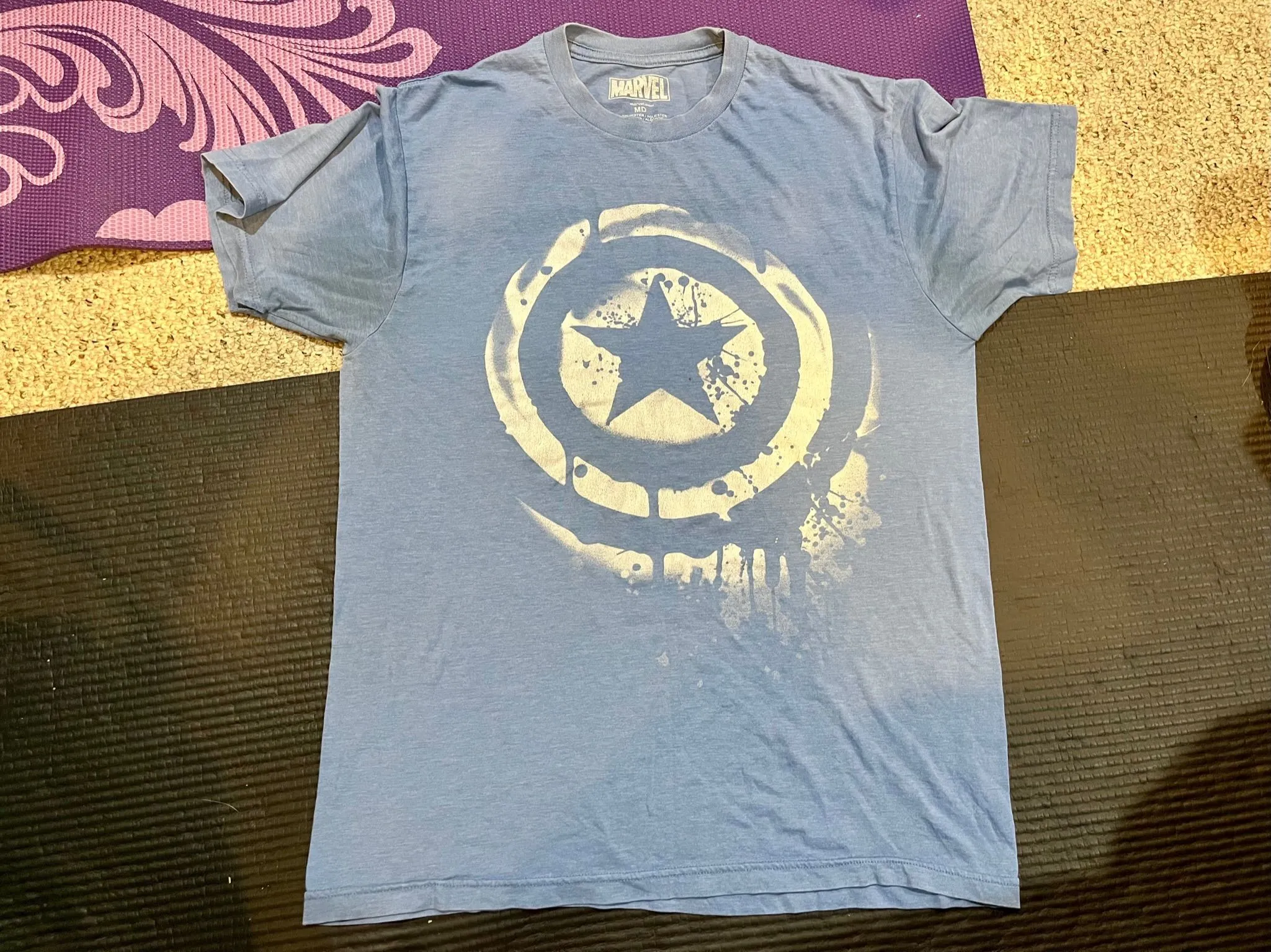 Product image for Captain America Marvel T-Shirt Size Medium