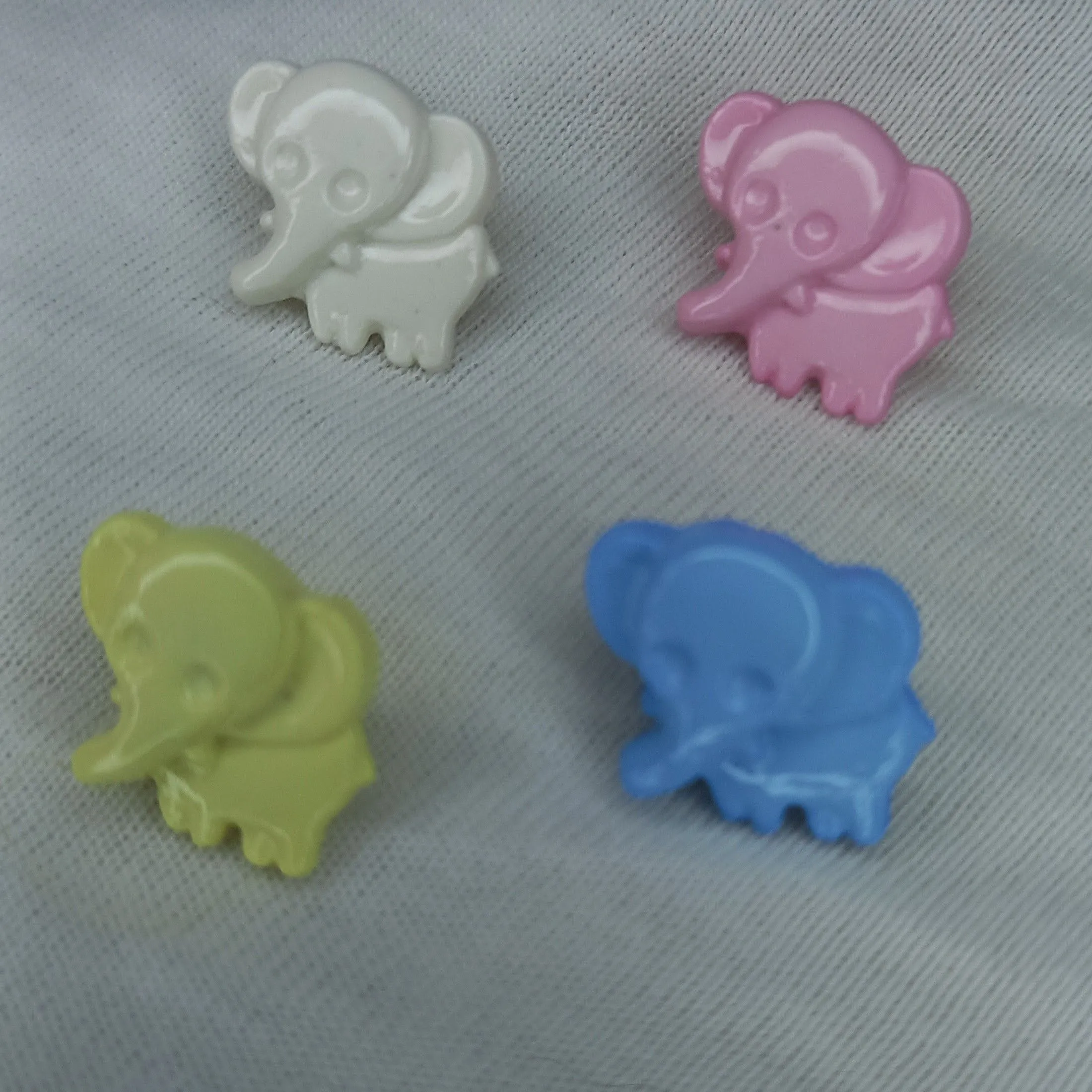Product image for 5 Blue Elephant Shape Shank Buttons