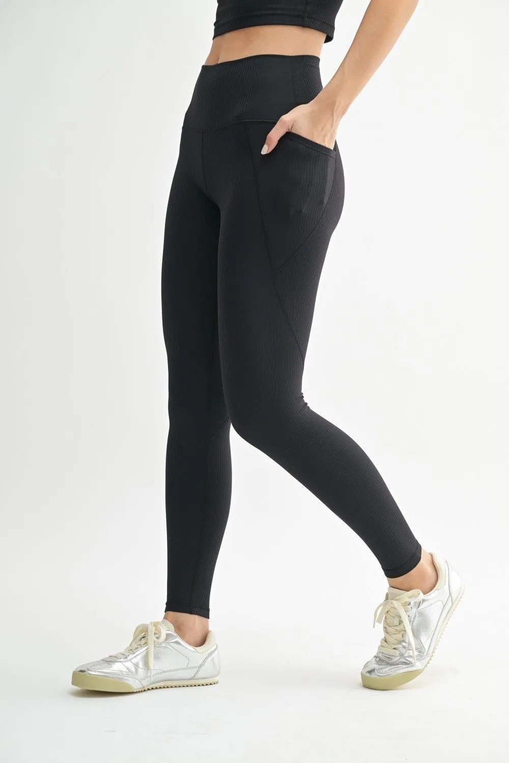 Product image for #12 NWT Mono B Sz Medium Leggings 