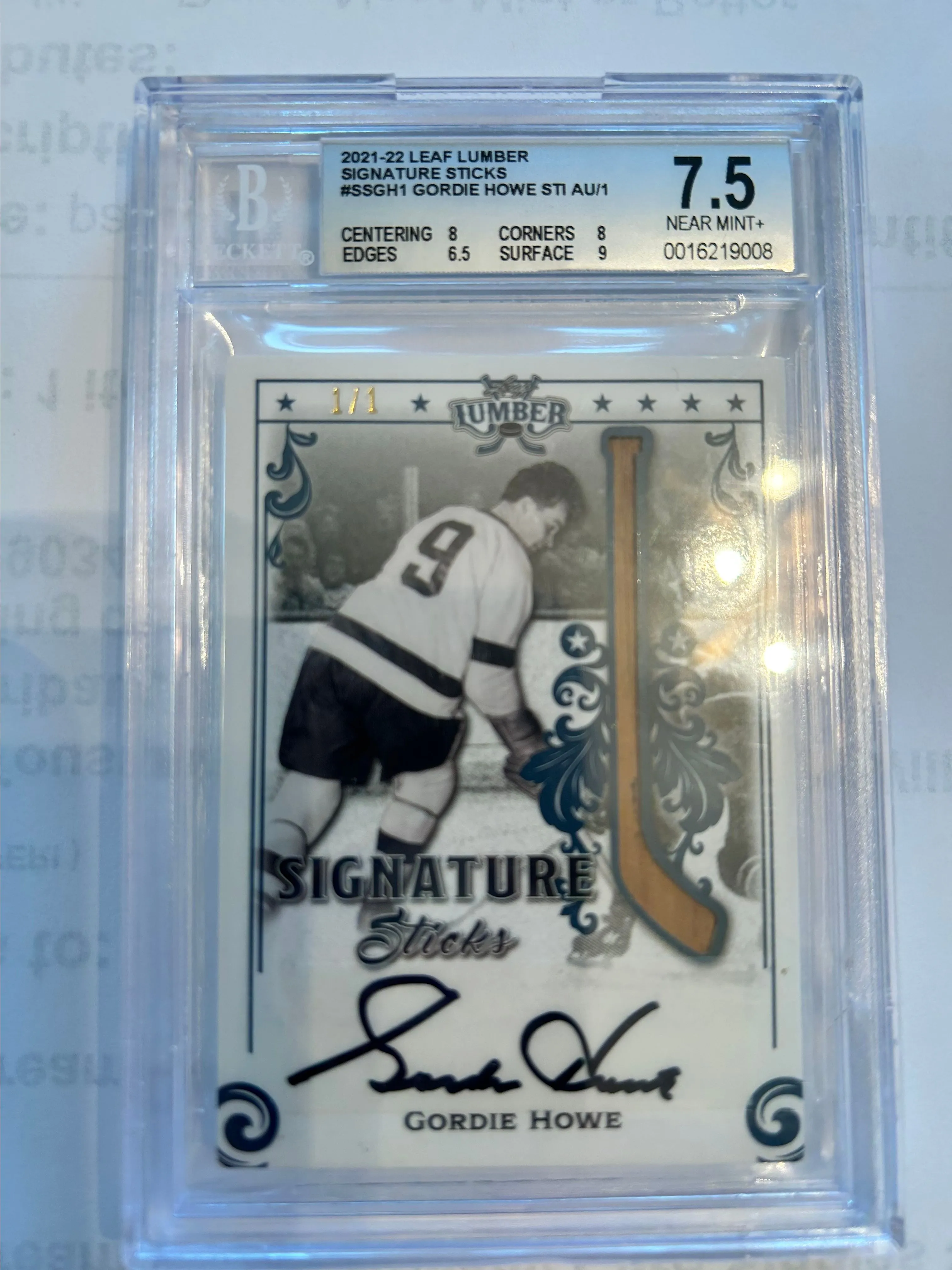Product image for Gordie Howe 1/1 Autographed memorabilia card